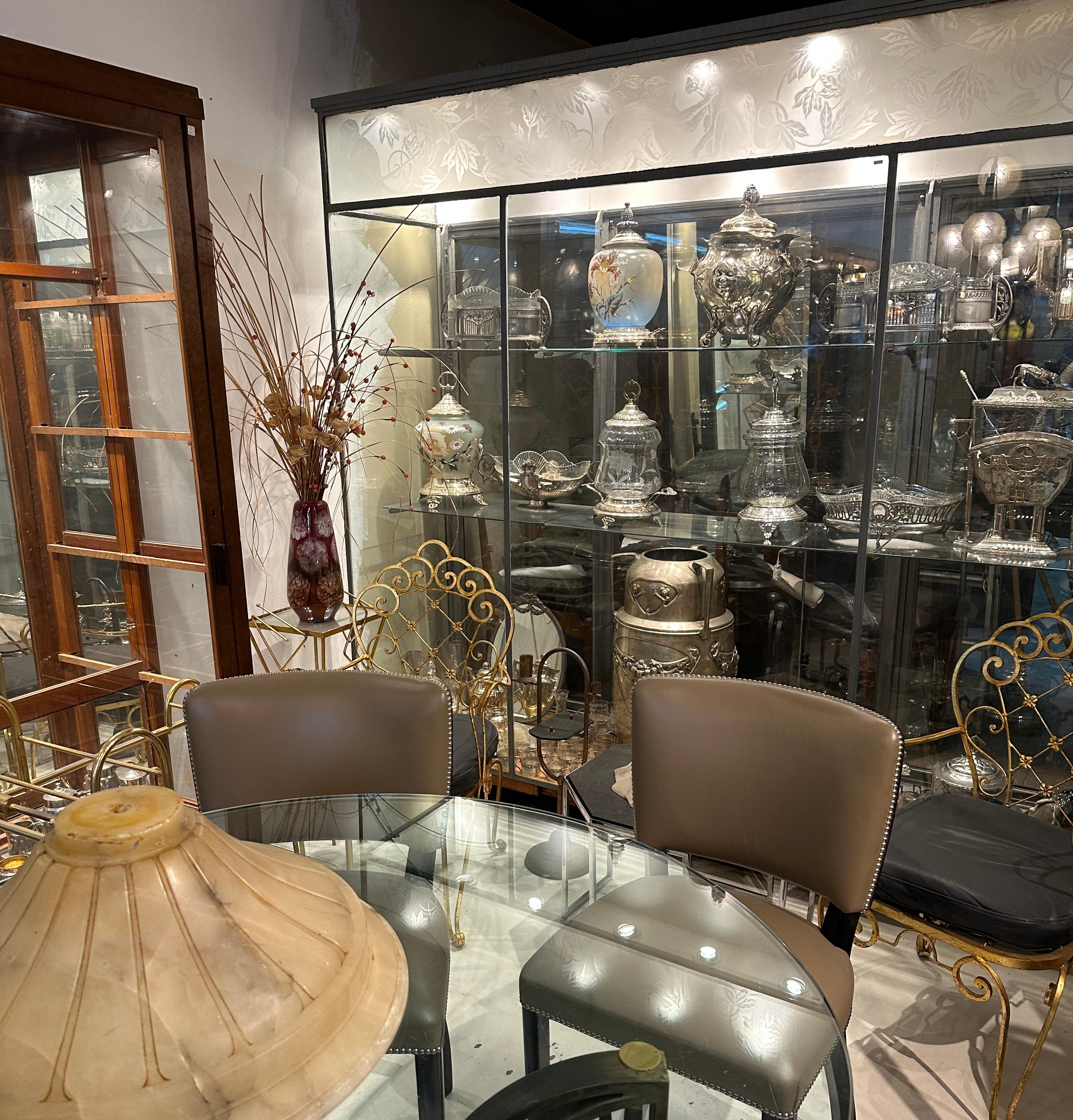 Italian Table, 1950, Materials, Golden Iron and Mirror For Sale 3