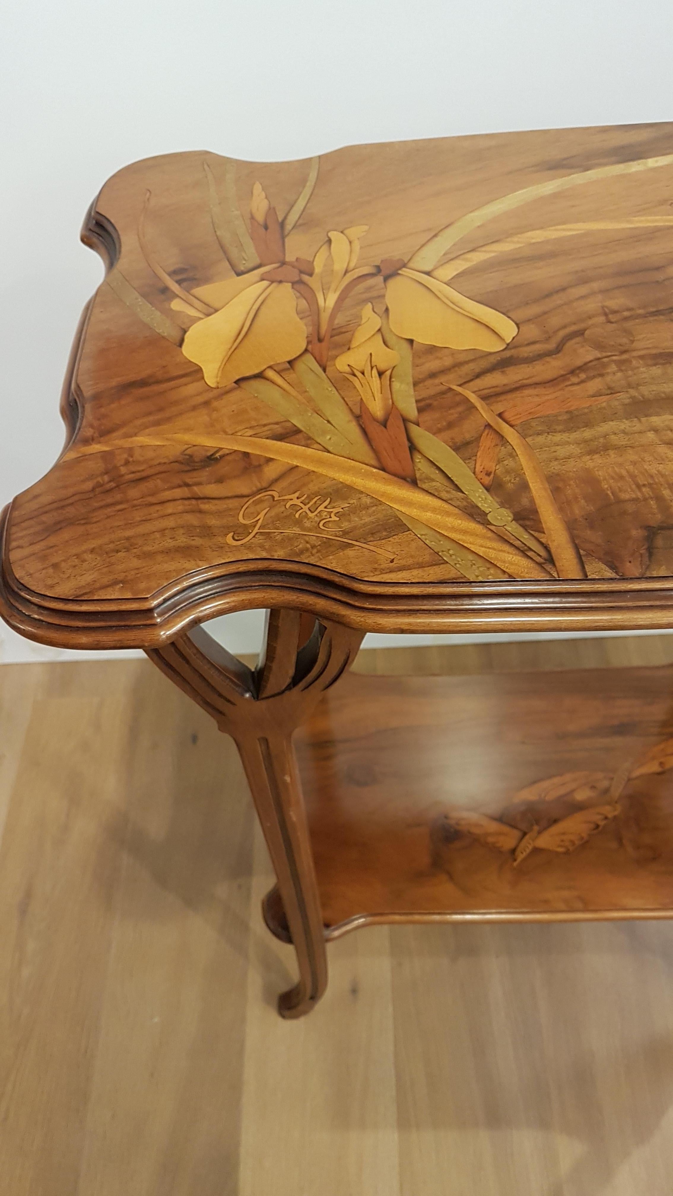 Italian Table Art Deco style in Walnut with Original Inlay Gallè  1960 For Sale 1