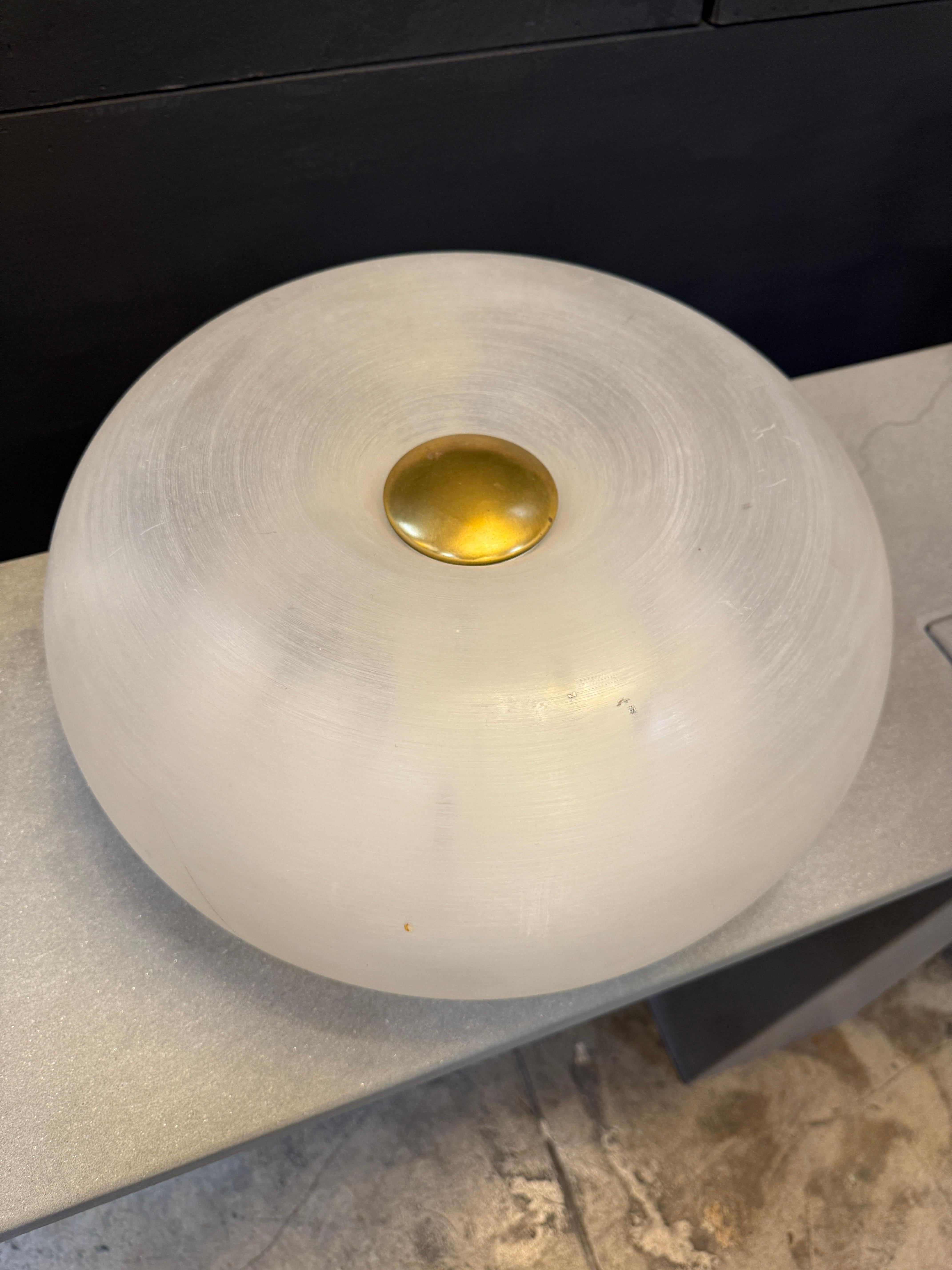 Moderne Lampe de table italienne des années 70 en vente