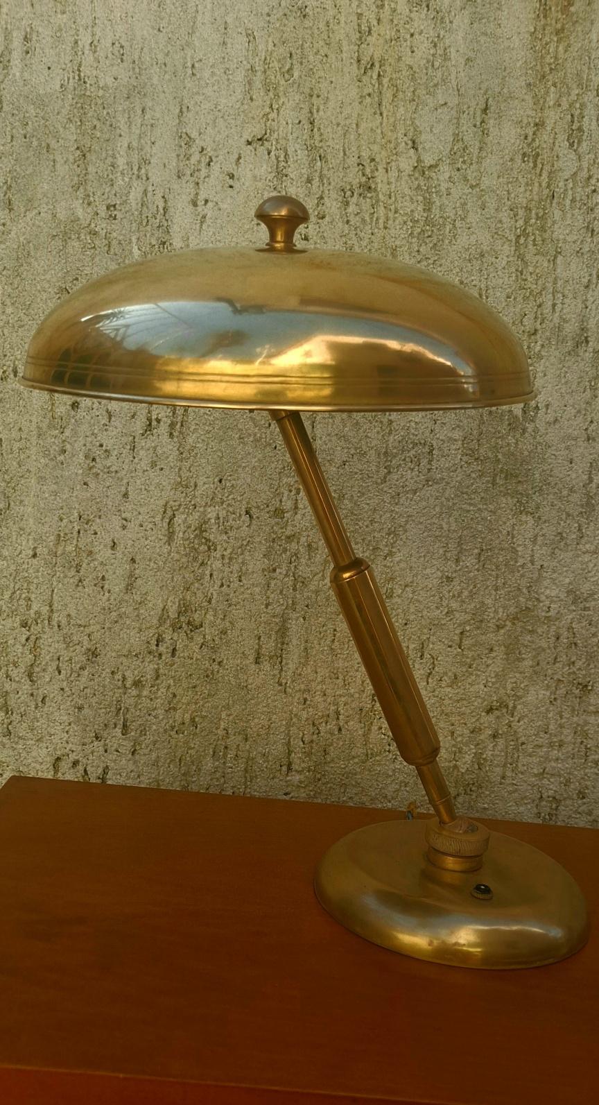 Lampe de table italienne en laiton, réglable, en état original.  par Giovanni Michelucci pour Lariolux 