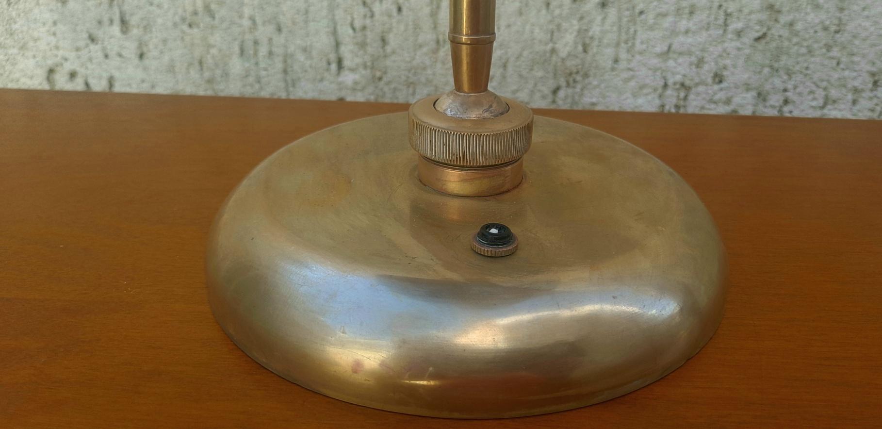Brass Italian Table Lamp by Giovanni Michelucci for Lariolux  For Sale