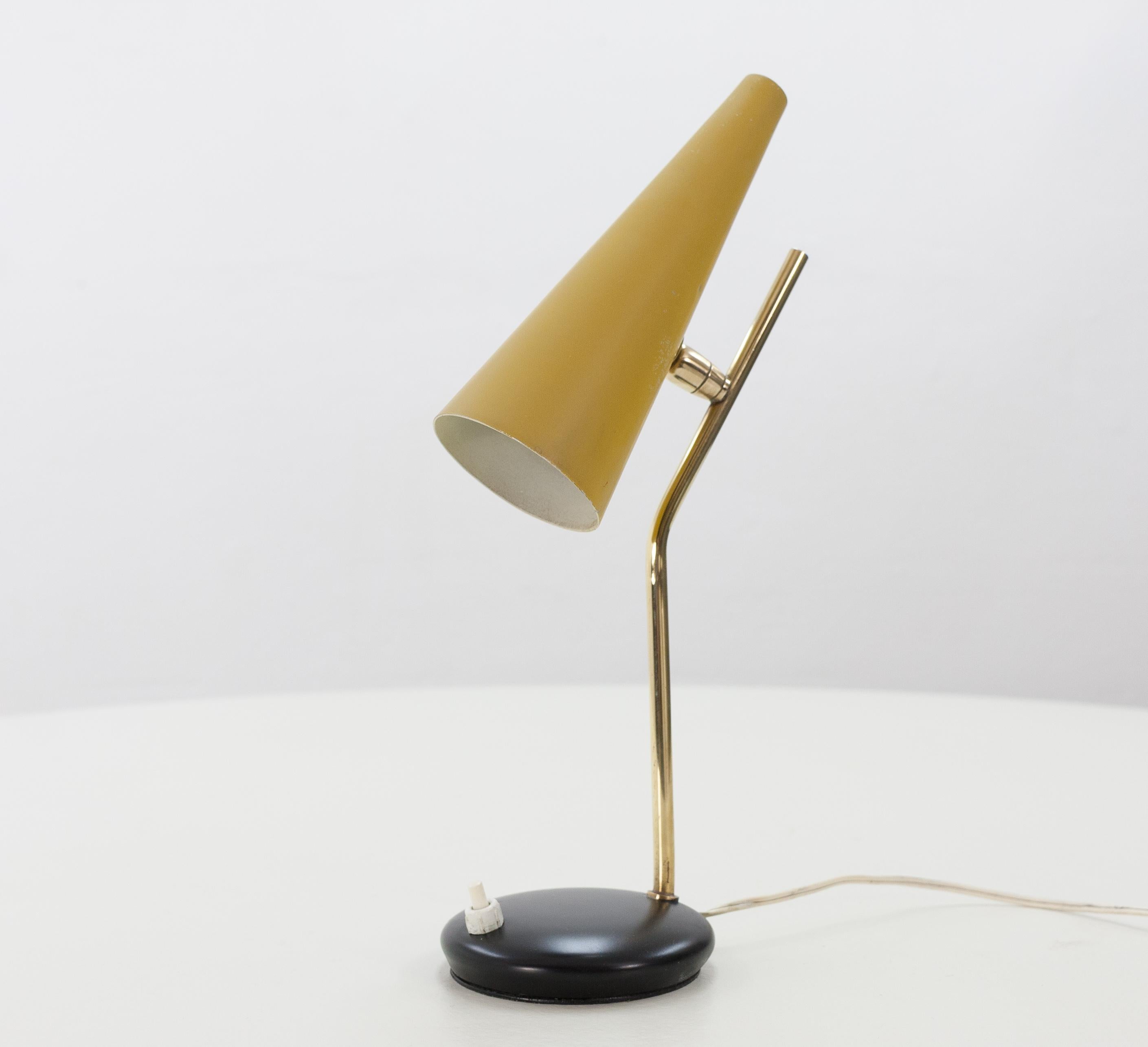 Italian Table Lamp Attributed to Stilnovo 6