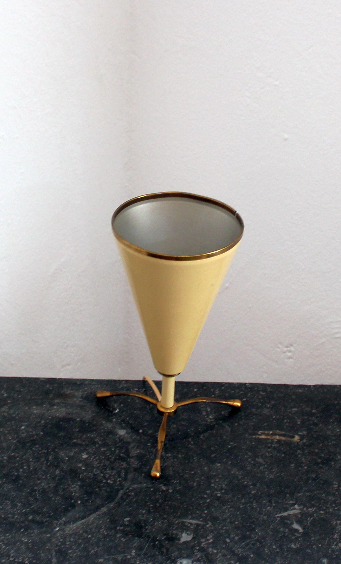 Mid-Century Modern Italian Table Lamp in the Style of Stilnovo