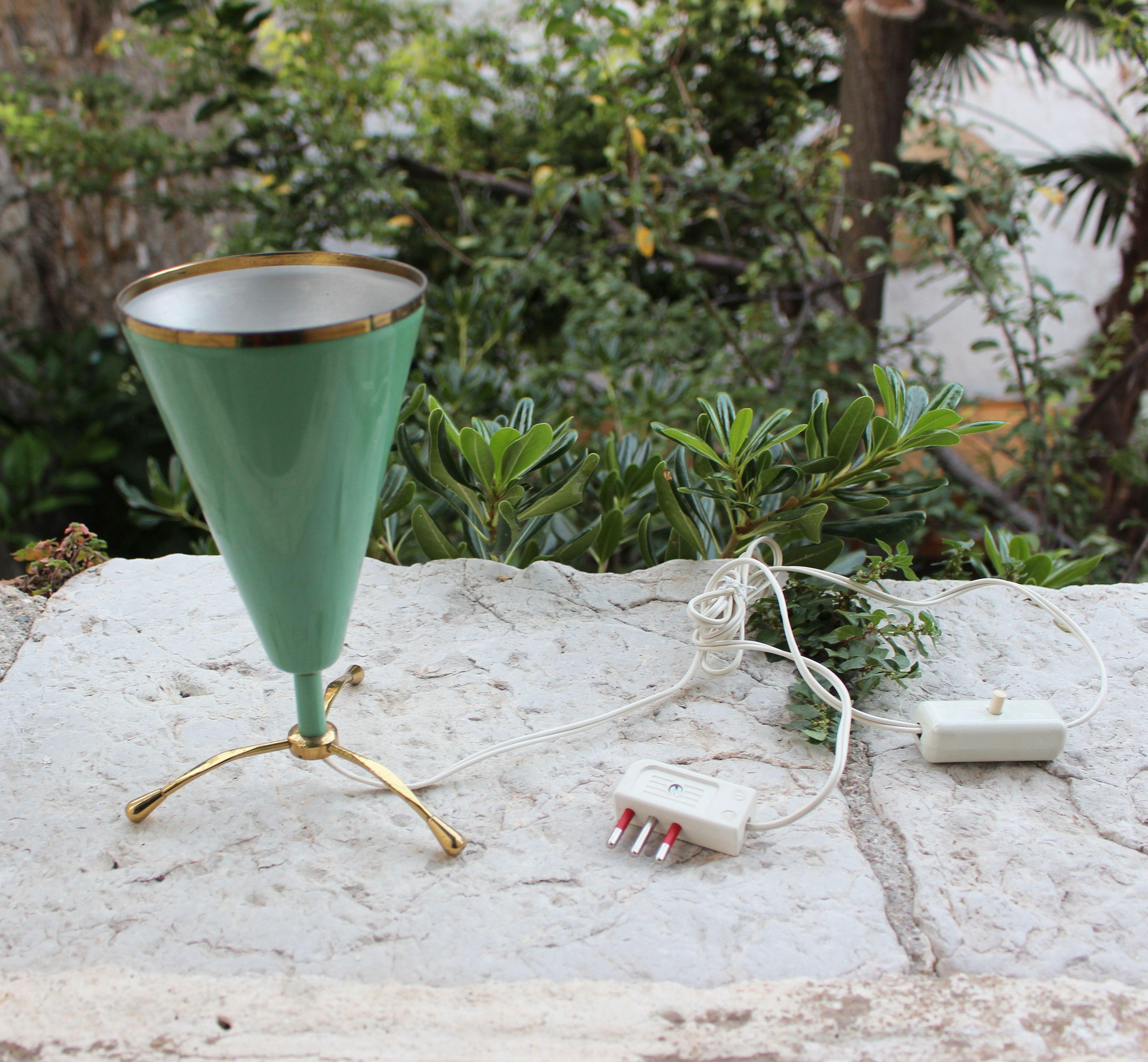 Milieu du XXe siècle Lampe de table italienne dans le style de Stilnovo en vente