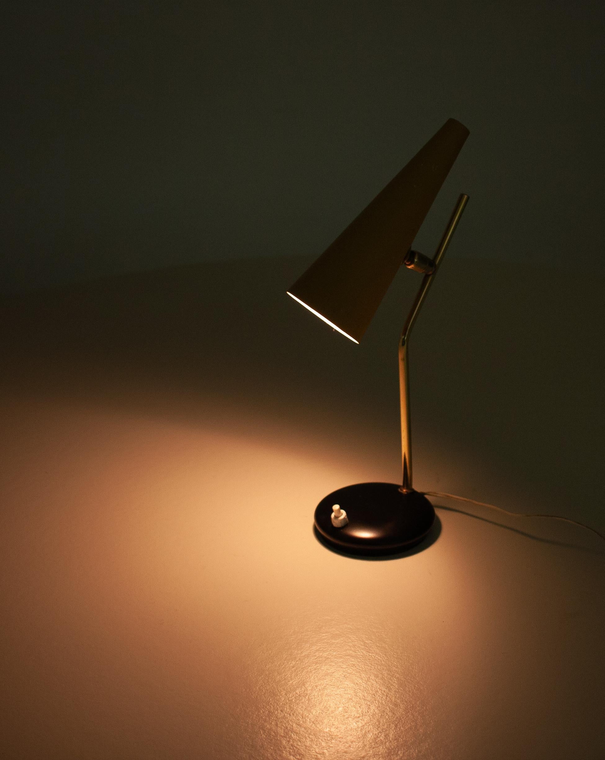 Italian Table Lamp Attributed to Stilnovo 1