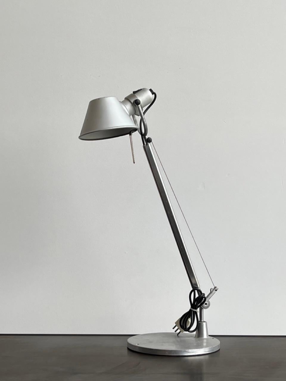 Mid-Century Modern Italian Table Lamp by Michele De Lucchi & Gallardo Fassina for Artemide For Sale