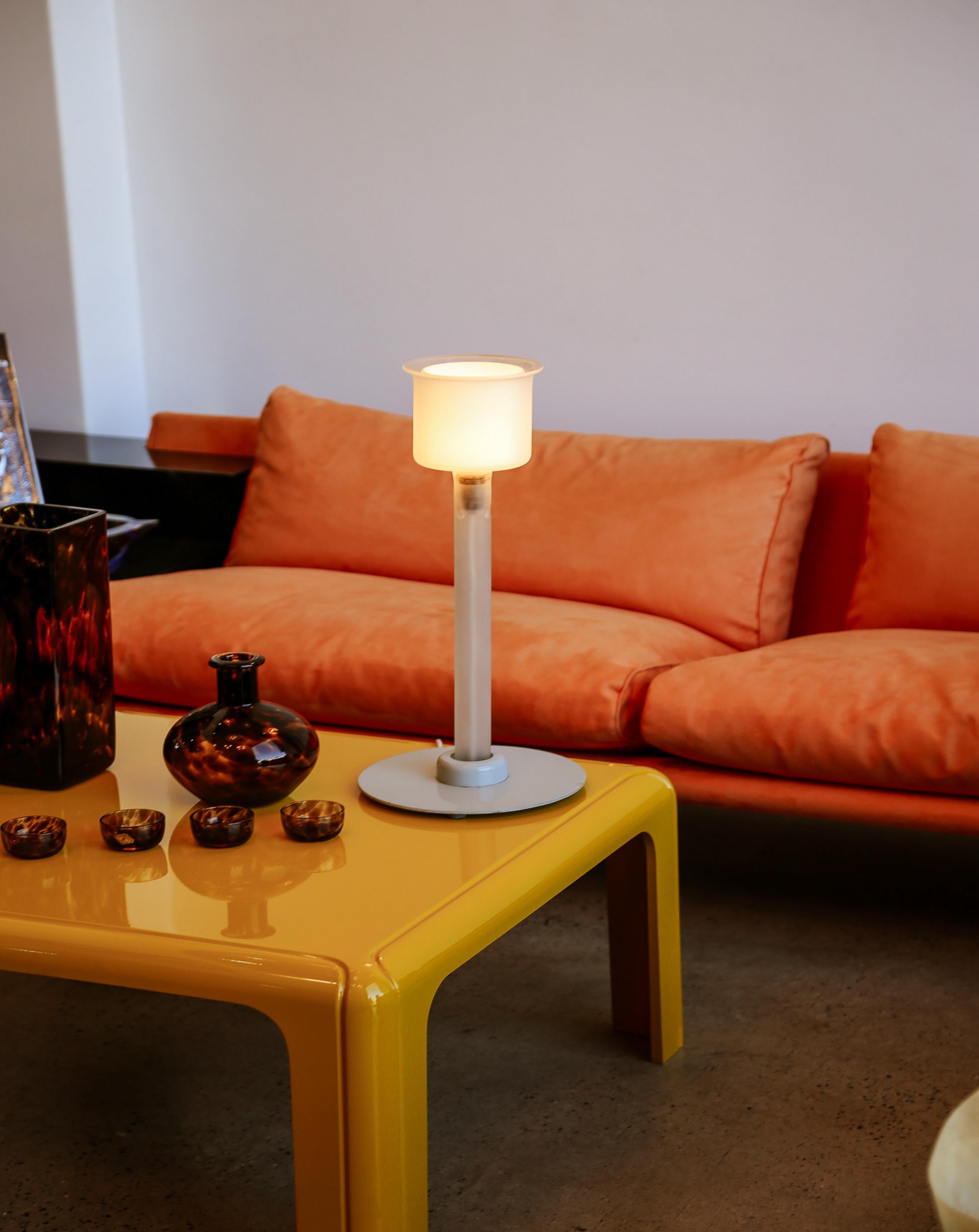 Lampe de table italienne de Piero Castiglioni et Roberto Menghi pour Fontana Arte en vente 4