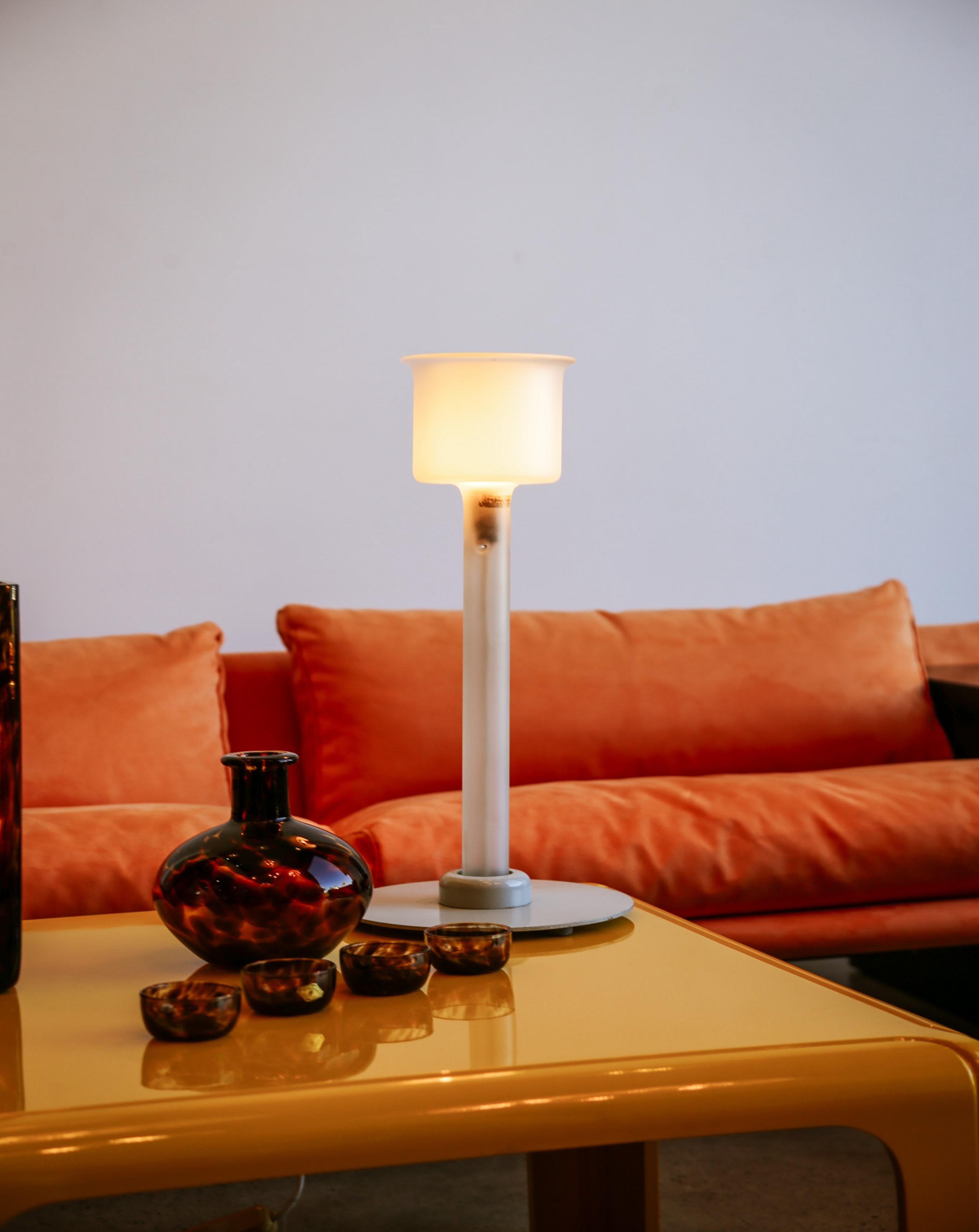 Lampe de table italienne de Piero Castiglioni et Roberto Menghi pour Fontana Arte en vente 1