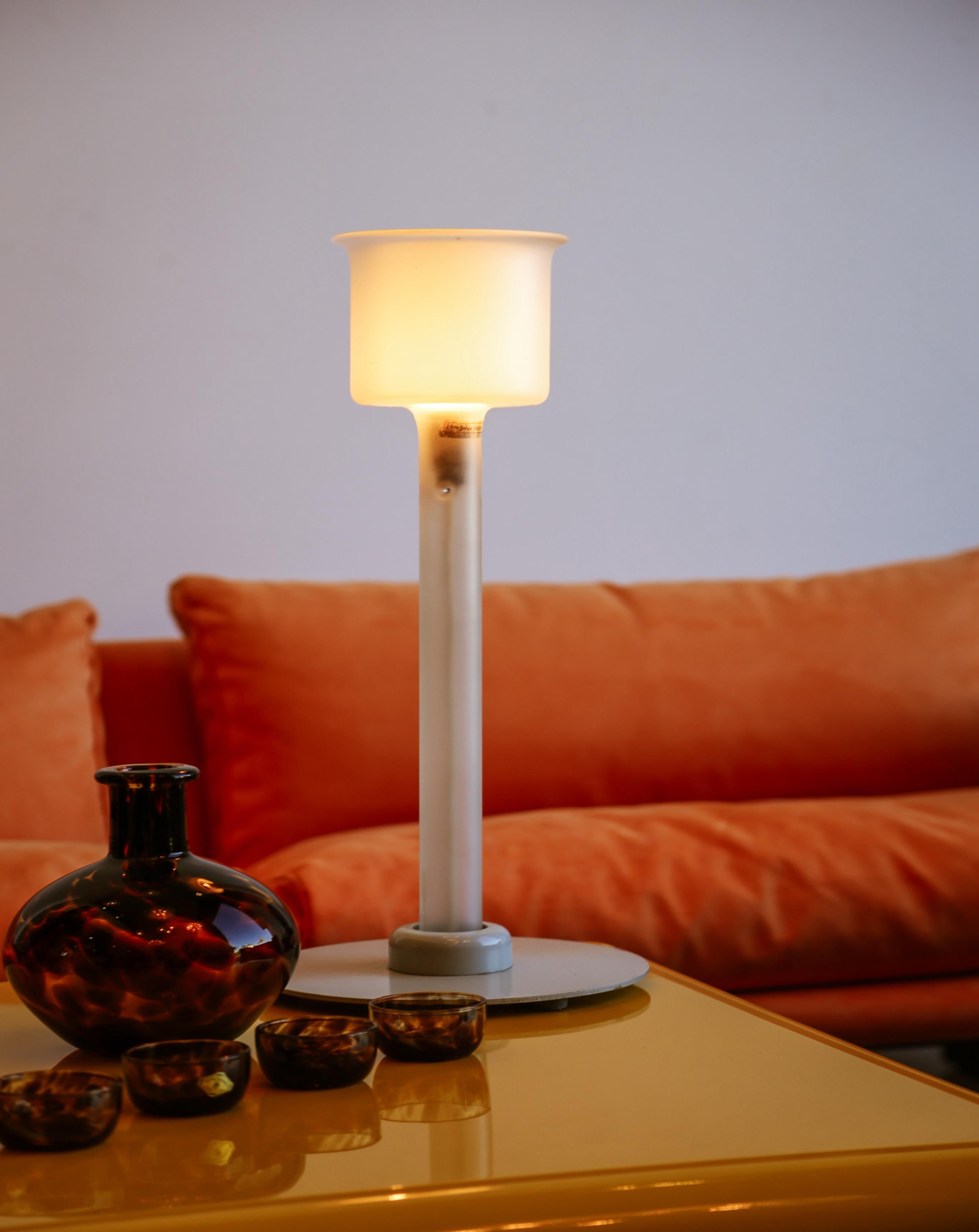 Lampe de table italienne de Piero Castiglioni et Roberto Menghi pour Fontana Arte en vente 3
