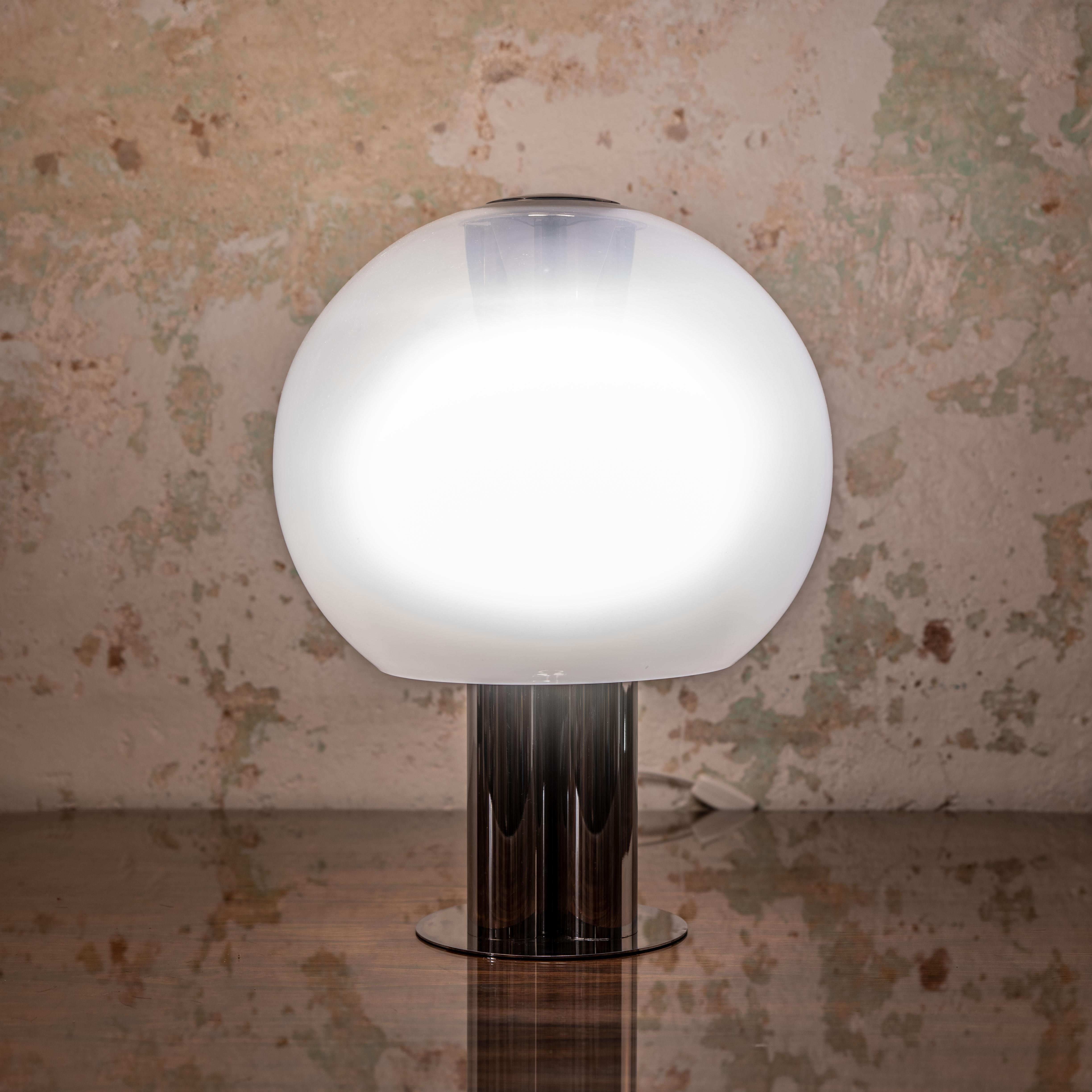 Lampe de table italienne de Selenova en métal chromé et verre, années 1970 Bon état - En vente à BARCELONA, ES