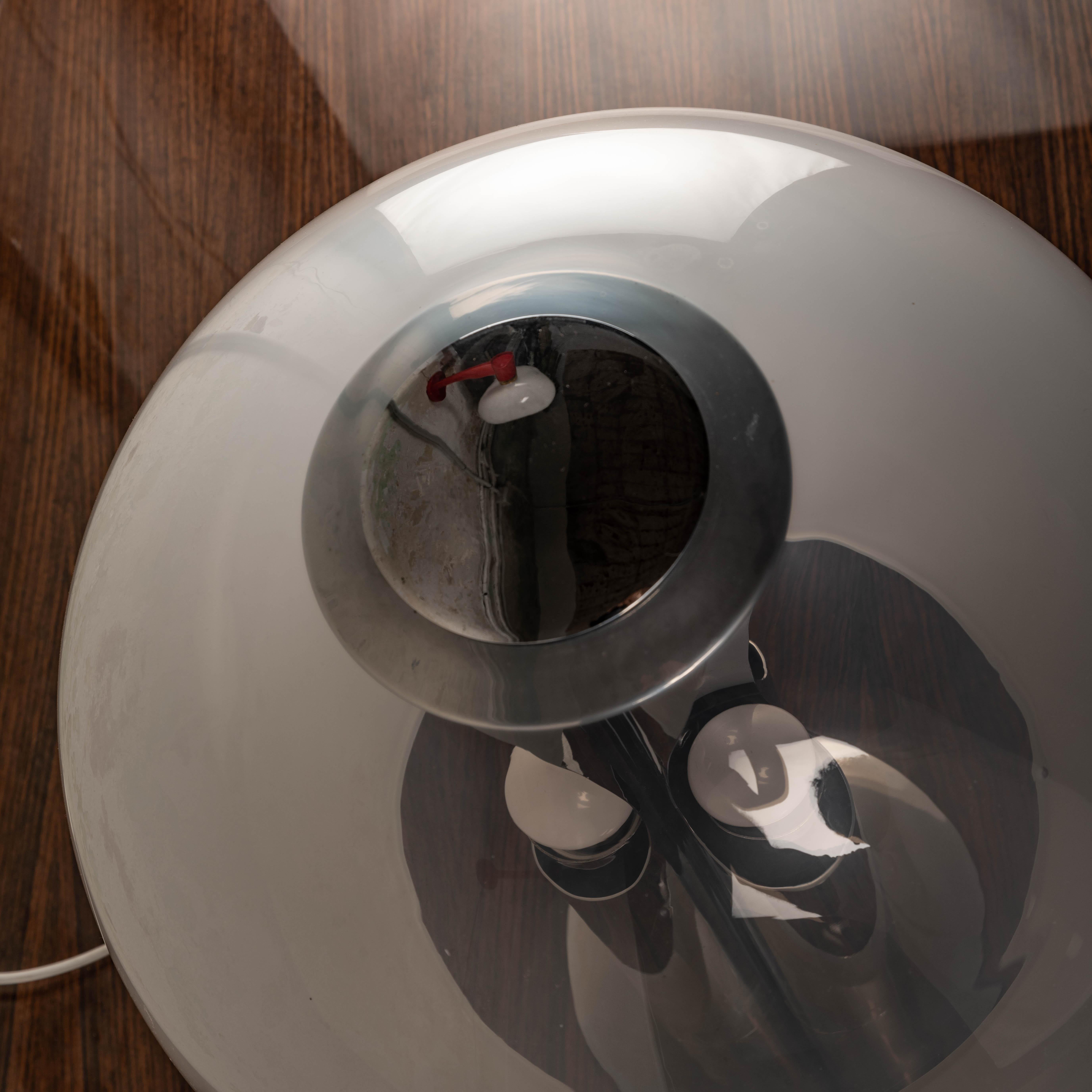 Fin du 20e siècle Lampe de table italienne de Selenova en métal chromé et verre, années 1970 en vente