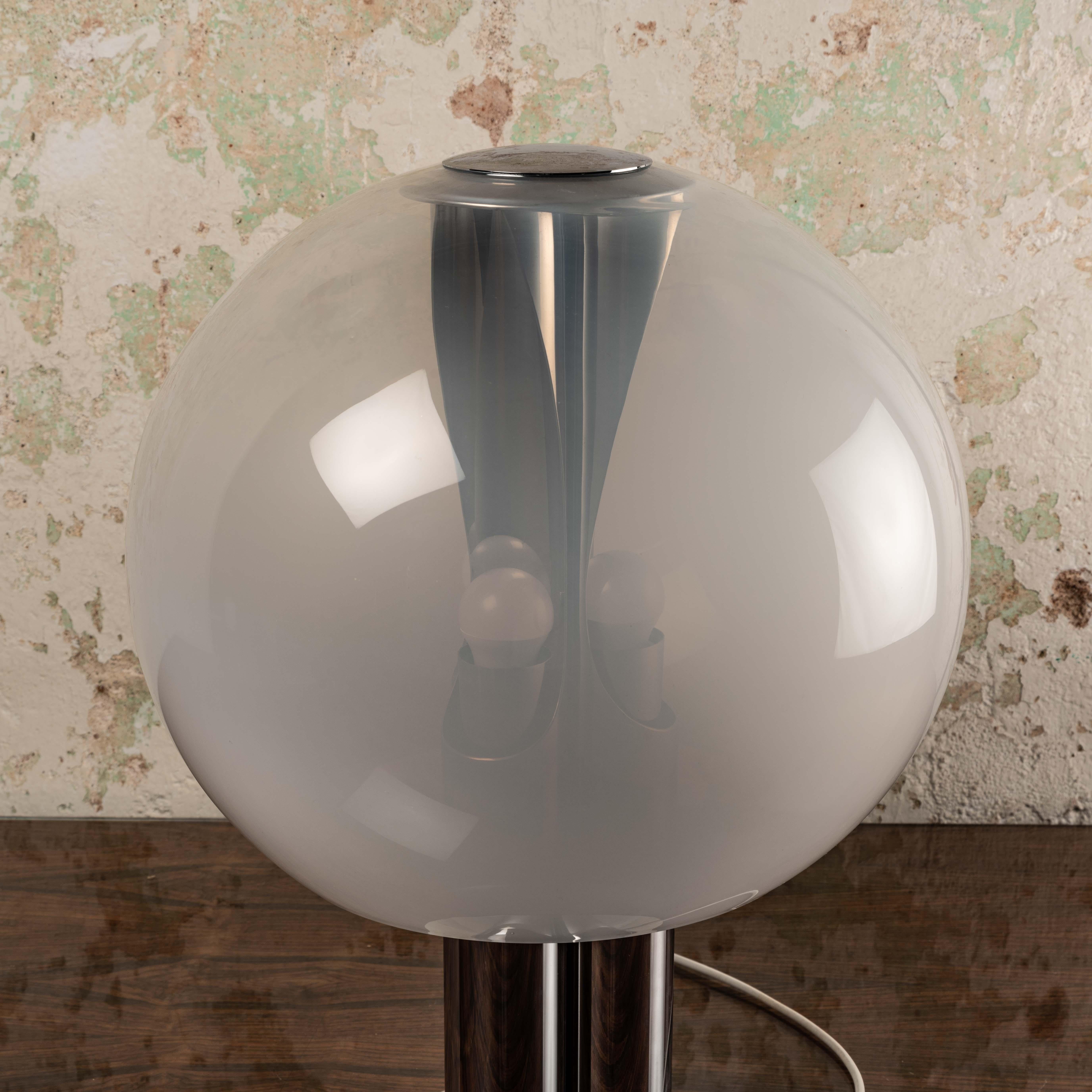 Lampe de table italienne de Selenova en métal chromé et verre, années 1970 en vente 2