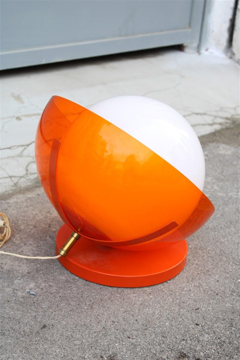 Italian Table Lamp Curved Plexiglass Harvey Guzzini Design 1960s Orange White In Good Condition For Sale In Palermo, Sicily