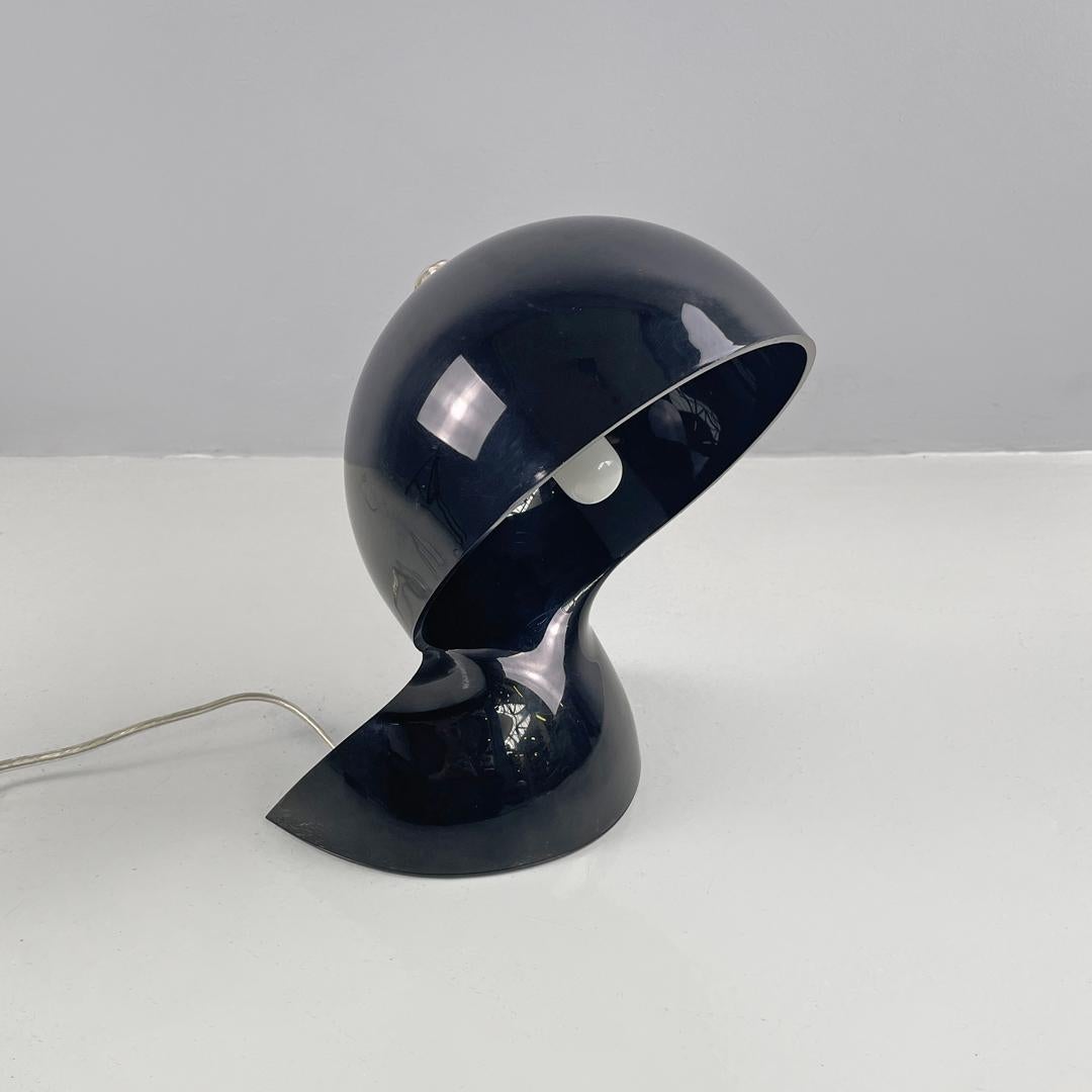 Italian table lamp Dalù in black plastic by Vico Magistretti for Artemide, 1960s 1