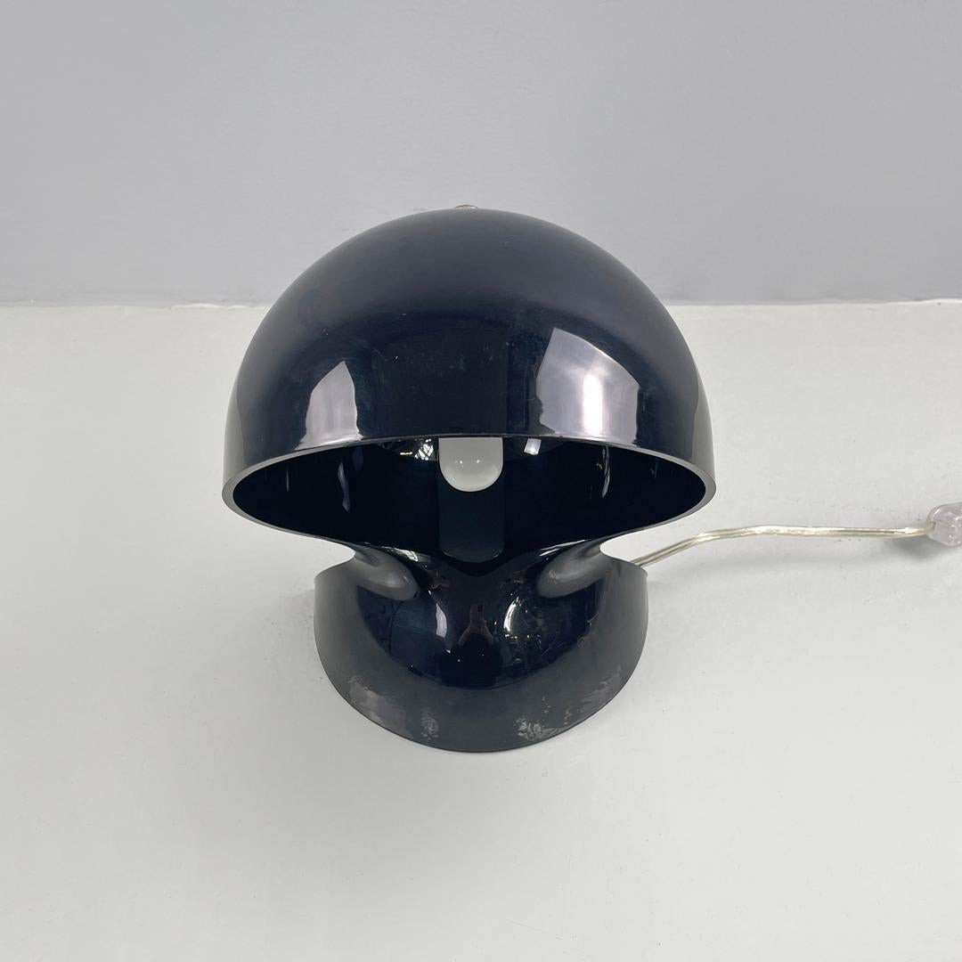 Italian table lamp Dalù in black plastic by Vico Magistretti for Artemide, 1960s 2
