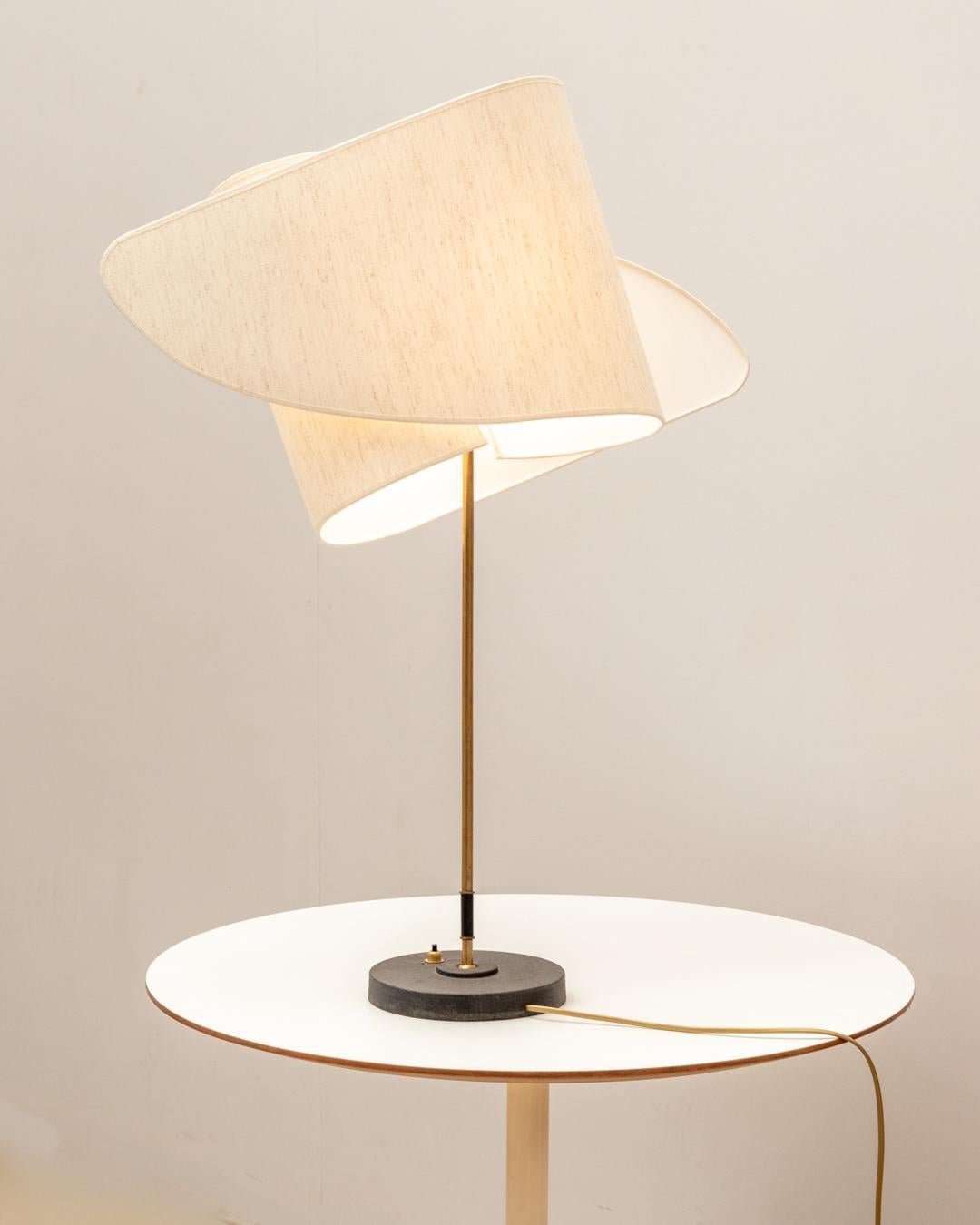 Mid-Century Modern Lampe de table italienne en vente