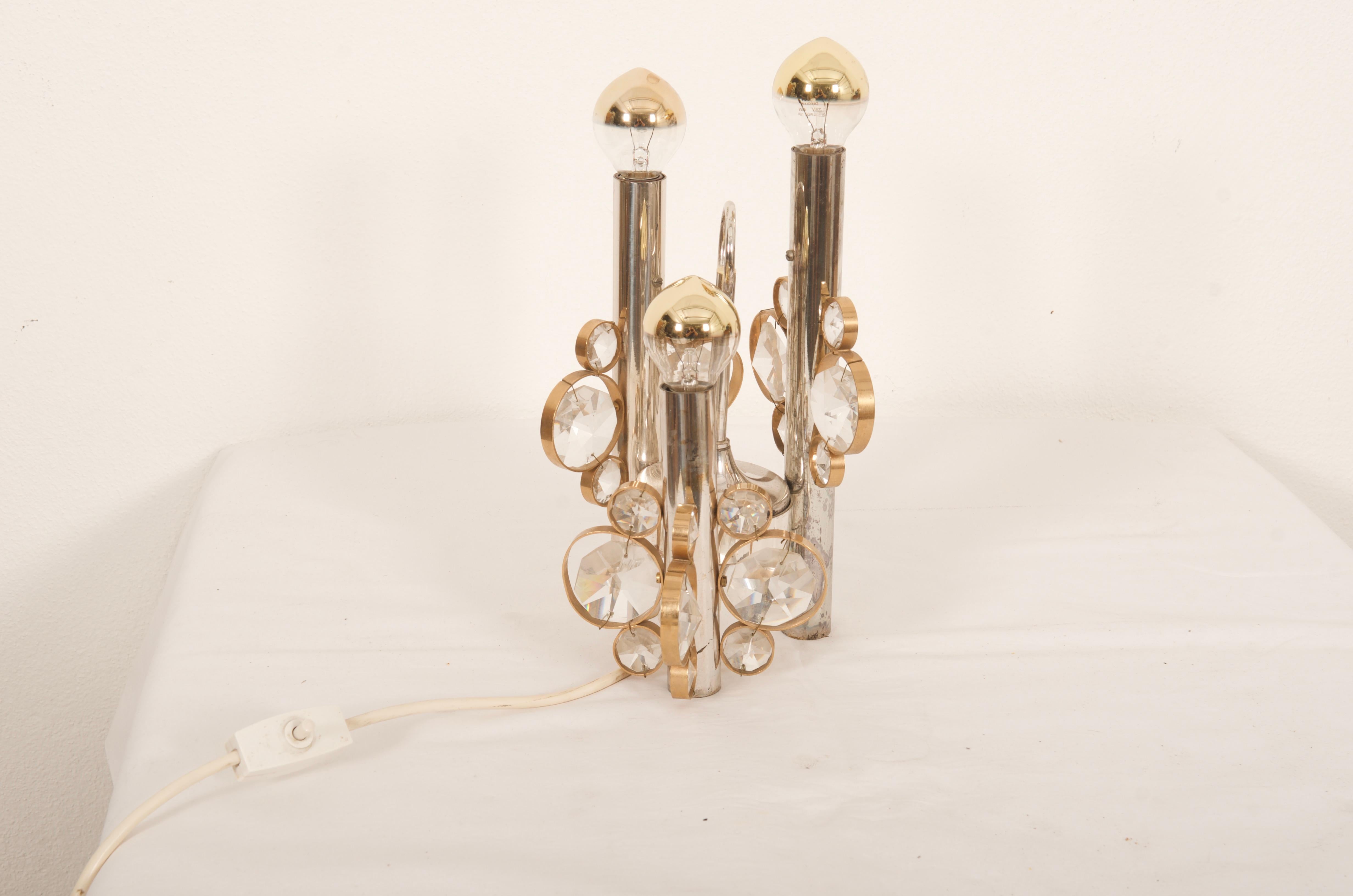 Mid-Century Modern Italian Table Lamp from the 1970a  For Sale