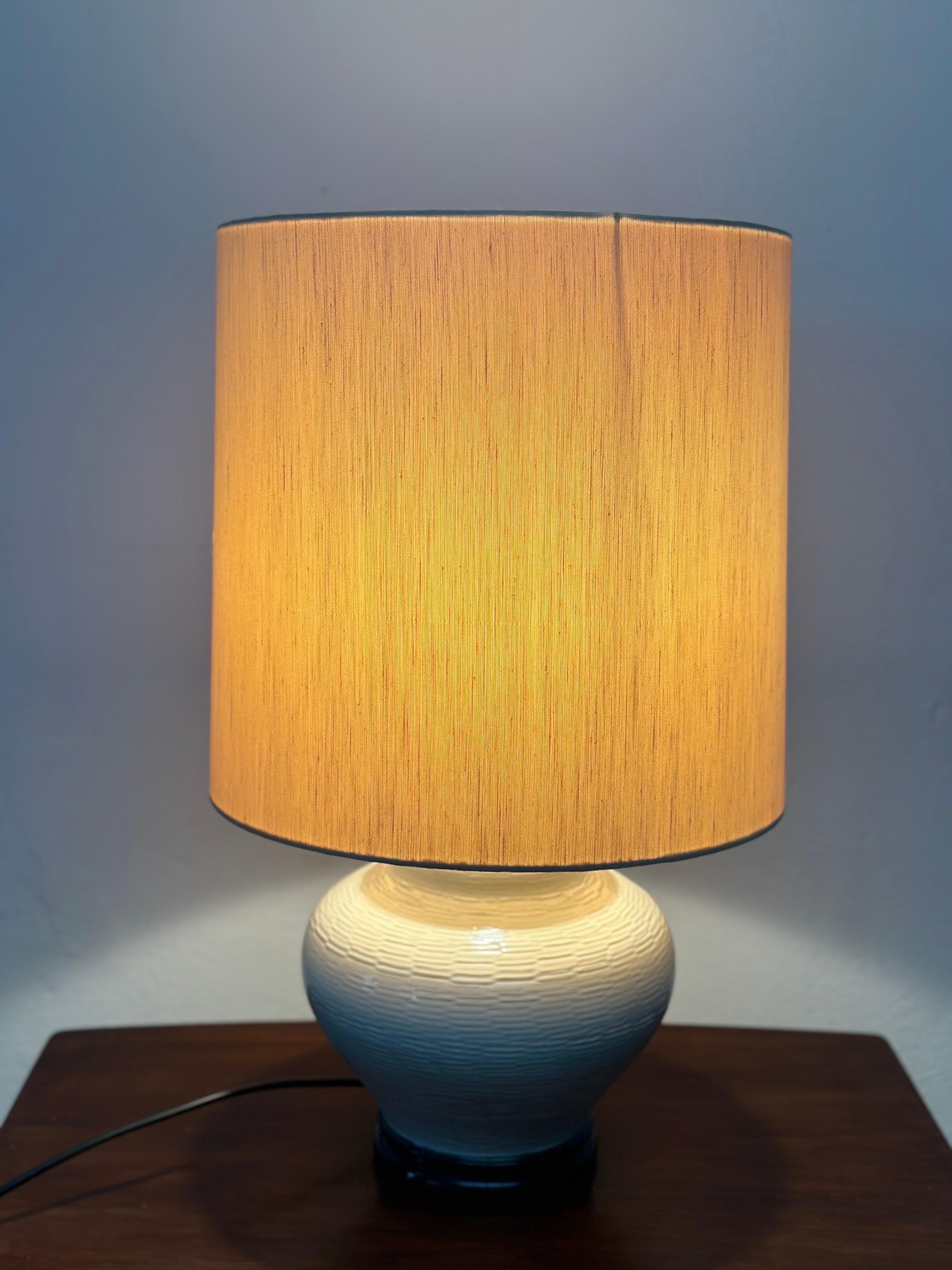 Mid-Century Modern Lampe de table italienne en céramique et laiton pour PAF Studio Milano, 1970