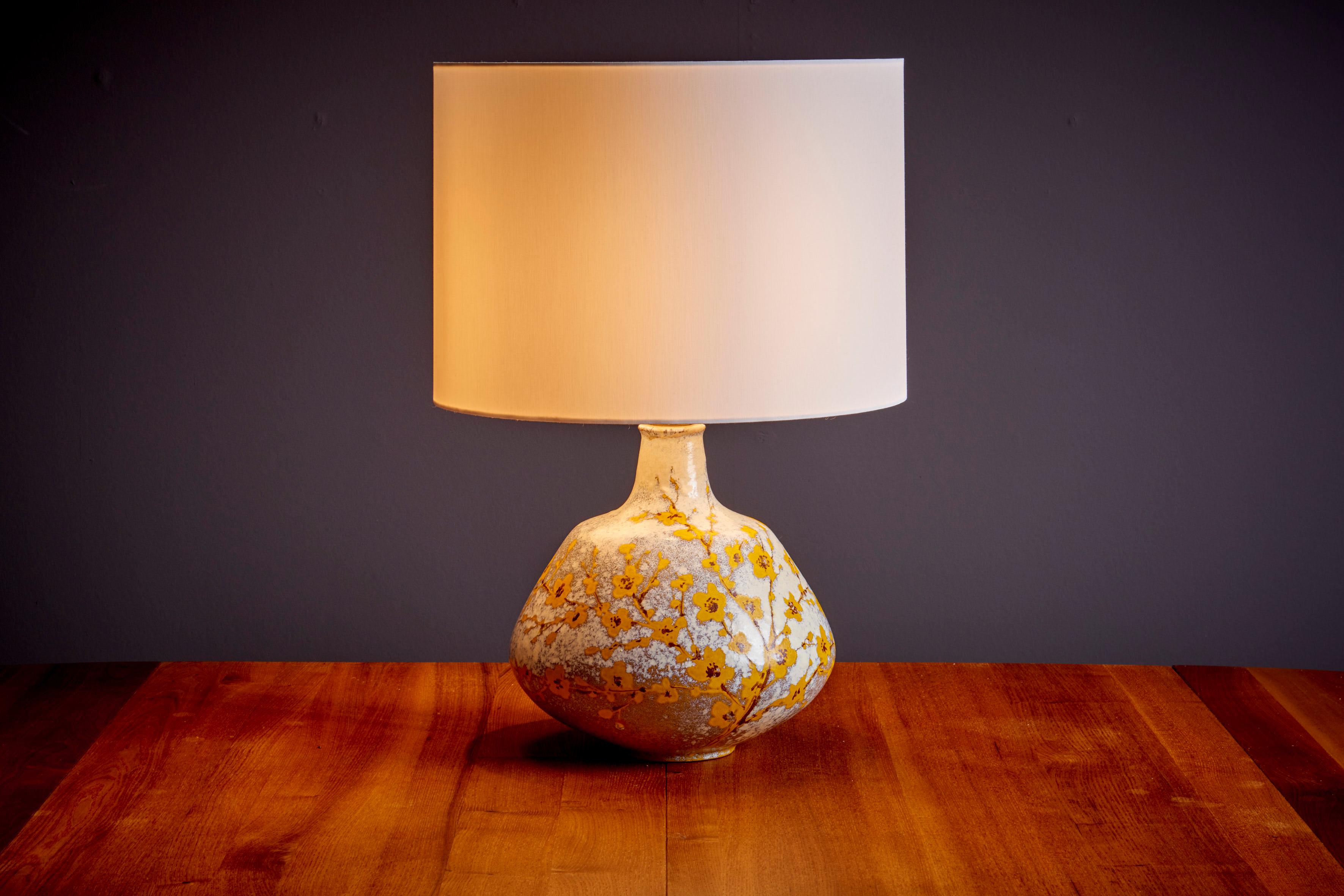 Ceramic Italian Table Lamp in grey and yellow with flowers, 1960s For Sale