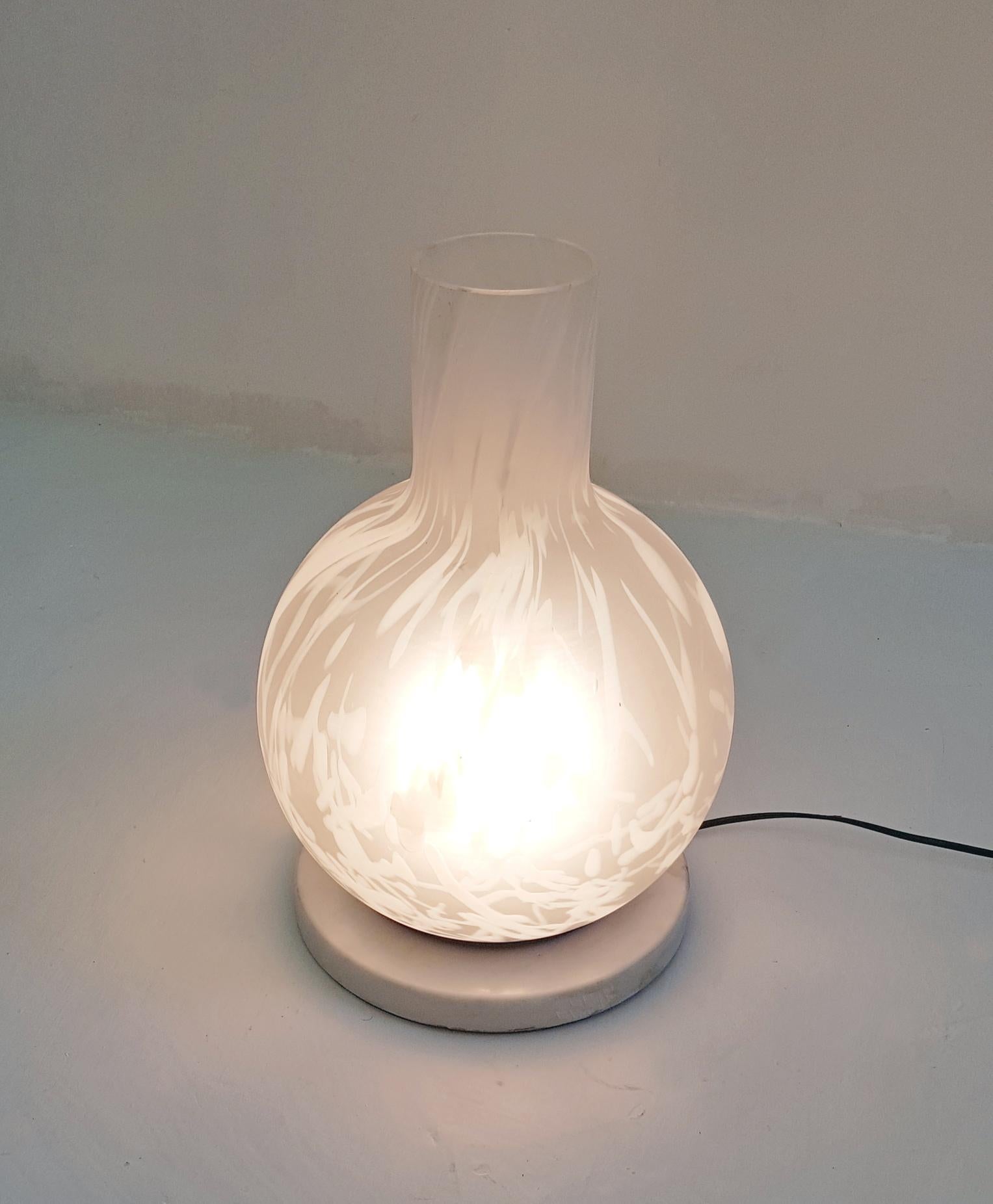 Italian Table Lamp in Marble and Murano Glass For Sale 2