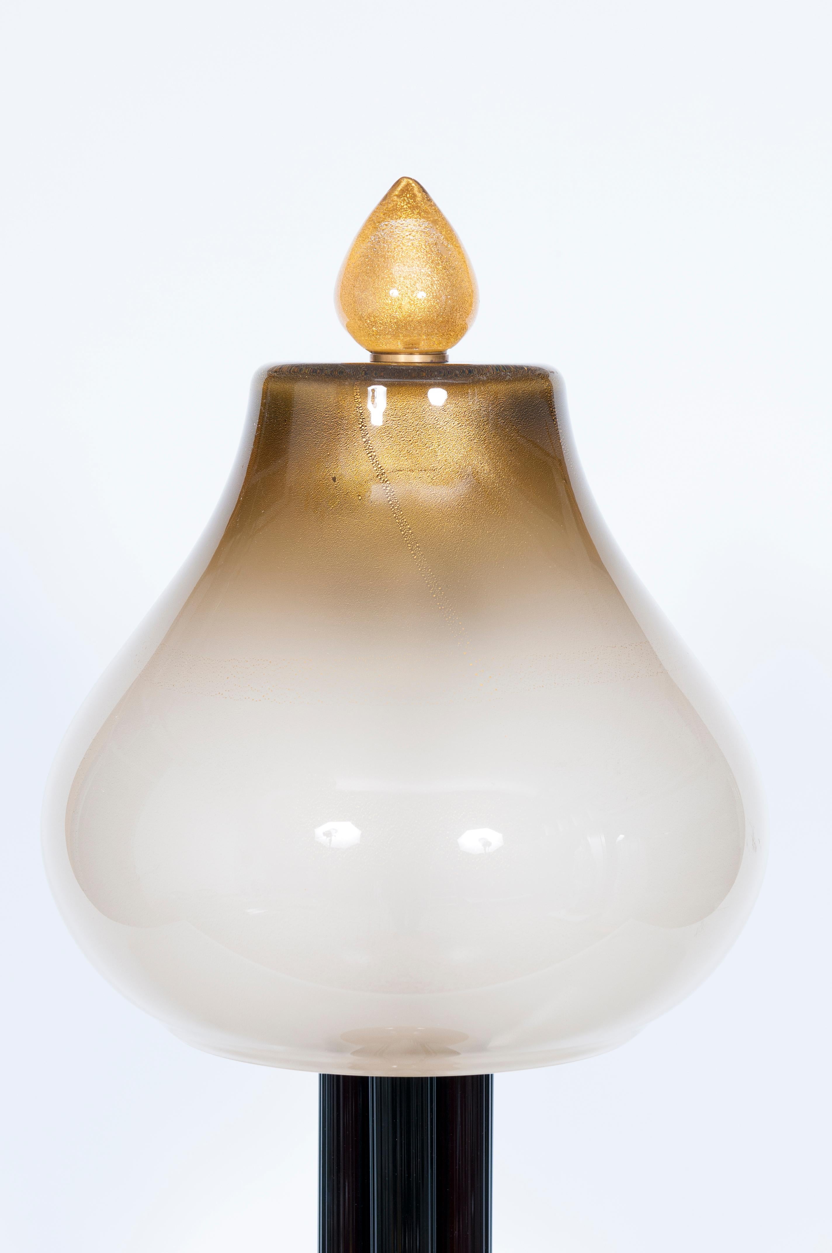 Fine XX secolo Lampada da tavolo italiana in vetro di Murano di Giovanni Dalla Fina anni '80 in vendita