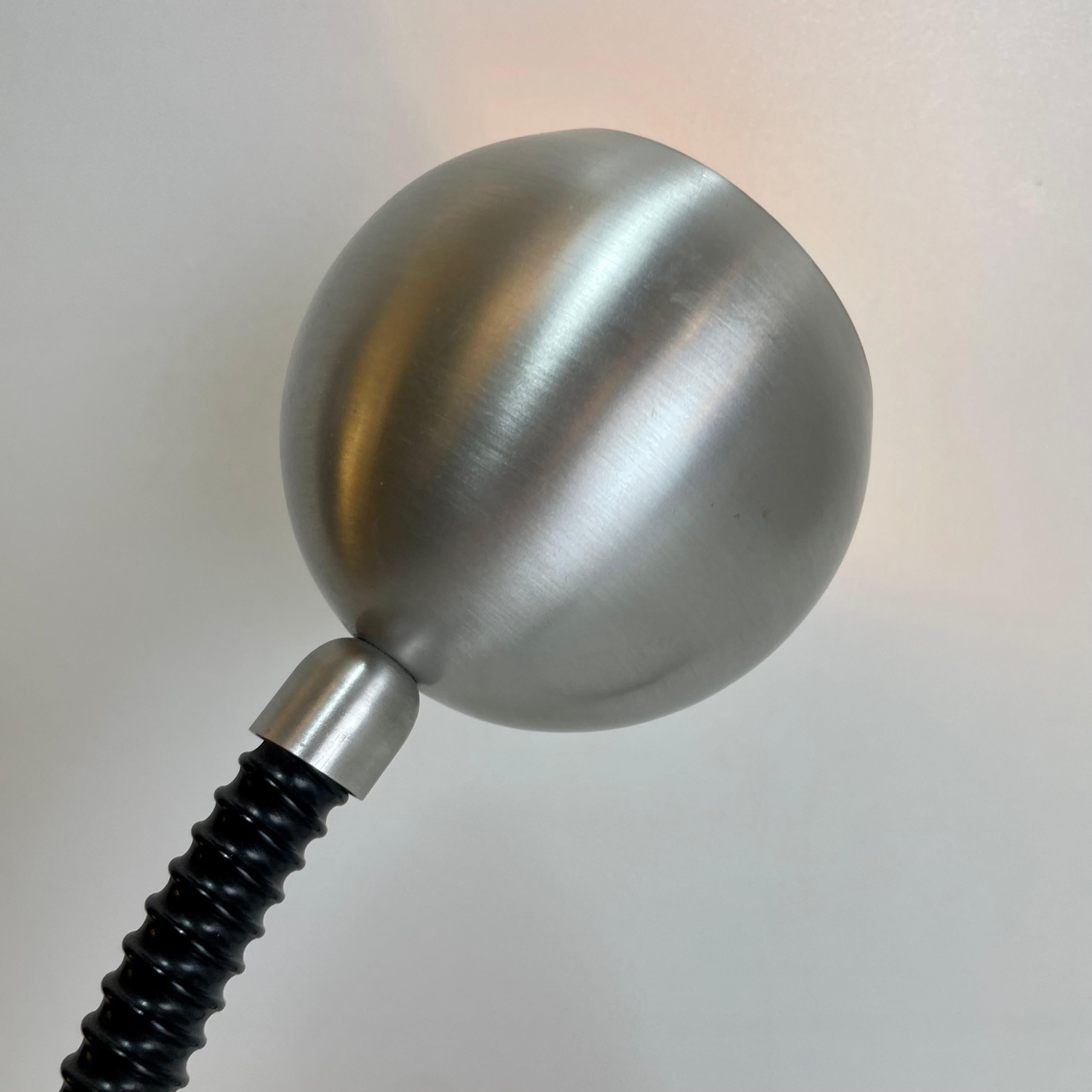 Italian Table Lamp in the style of Isso Hosoe for Valenti, 1970s For Sale 7