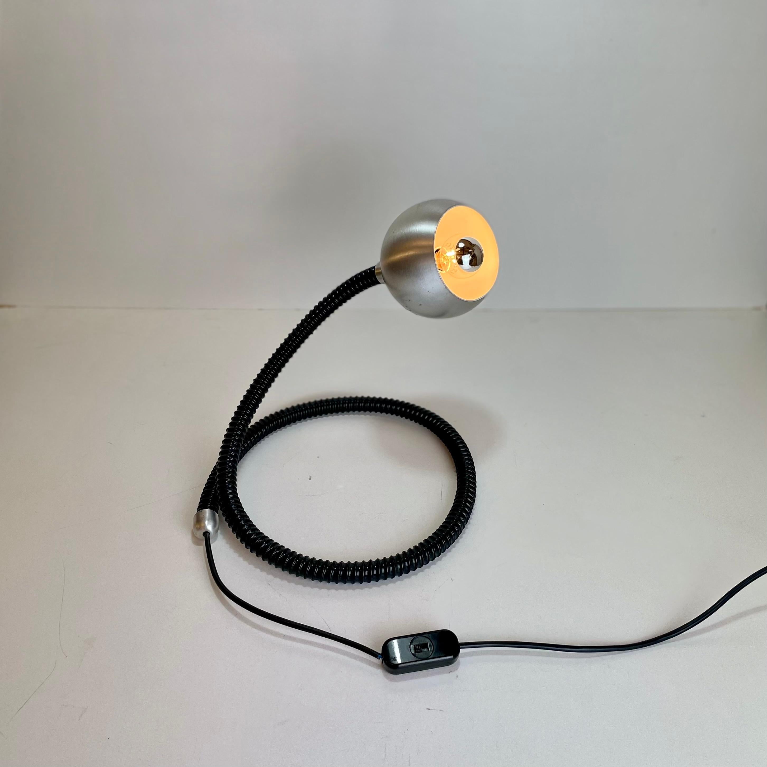 Brushed Italian Table Lamp in the style of Isso Hosoe for Valenti, 1970s For Sale