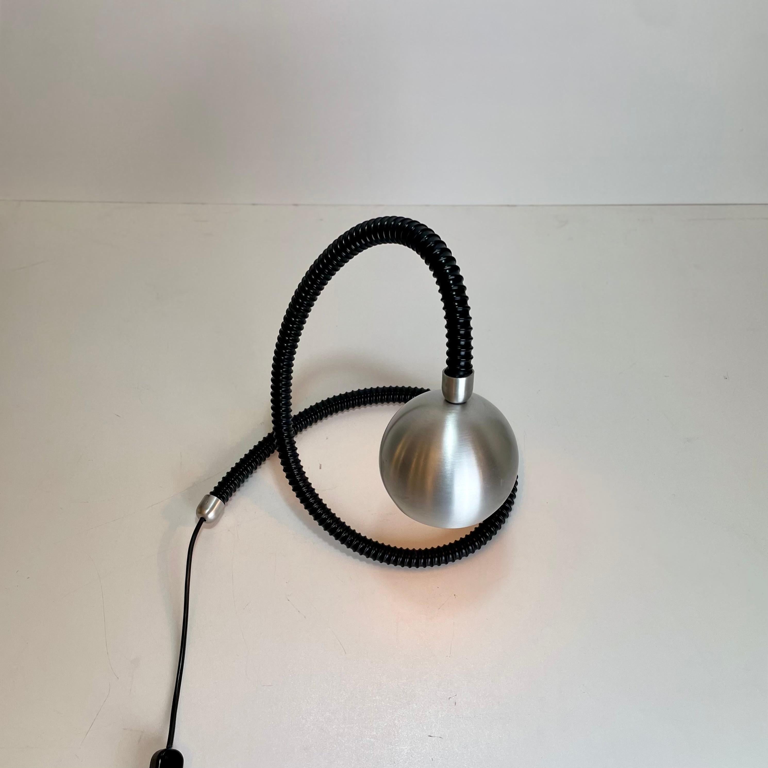 Italian Table Lamp in the style of Isso Hosoe for Valenti, 1970s For Sale 2