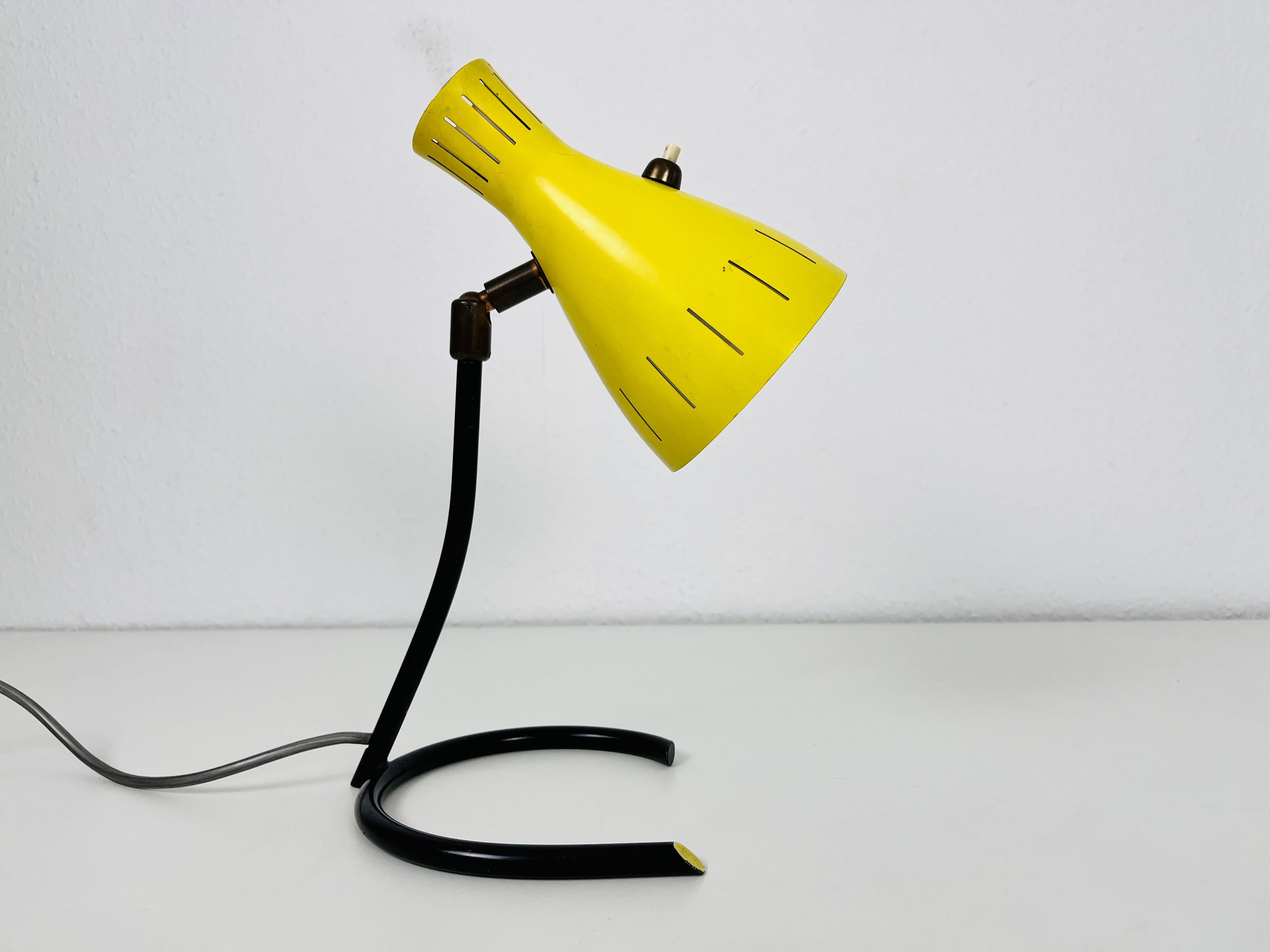 An Italian table lamp made in the 1960s. The lighting has an exceptional design.

The light requires one E27 (US E26) light bulb. Works with both 120/220V. Good vintage condition.

Free worldwide express shipping.