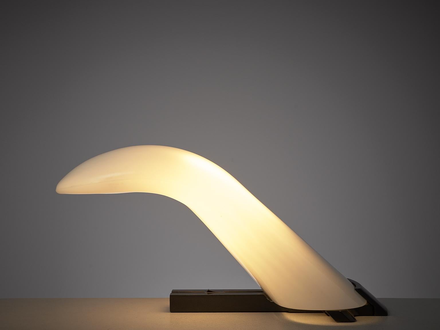 Mid-Century Modern Italian Table Lamp of Opaline Glass