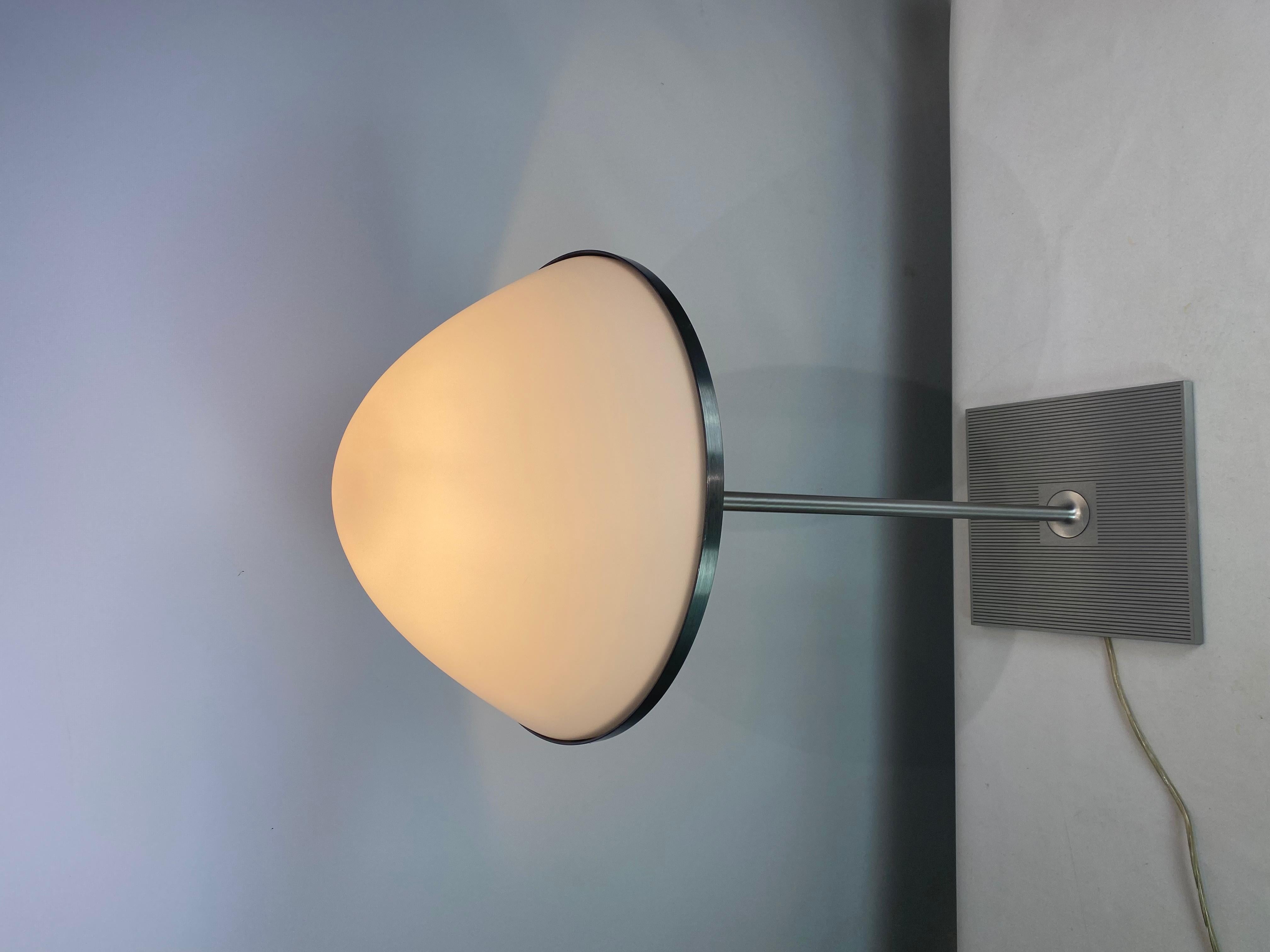 Italian Table Lamp With Frame Of Metal Of Italian Design From 1980s For Sale 2