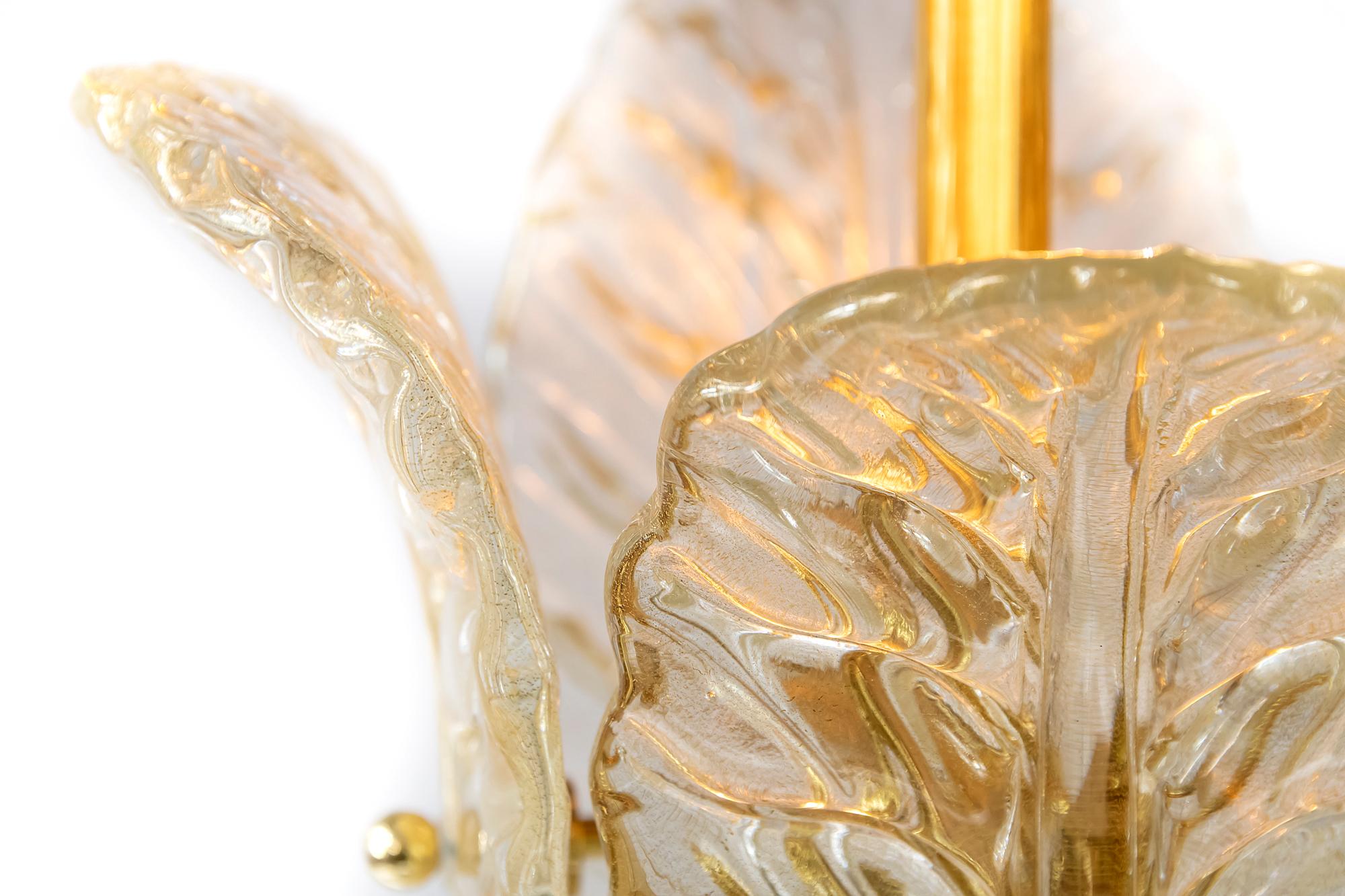 Italian Table Lamp with Leaf Form Murano Glass In Excellent Condition In Vilnius, LT