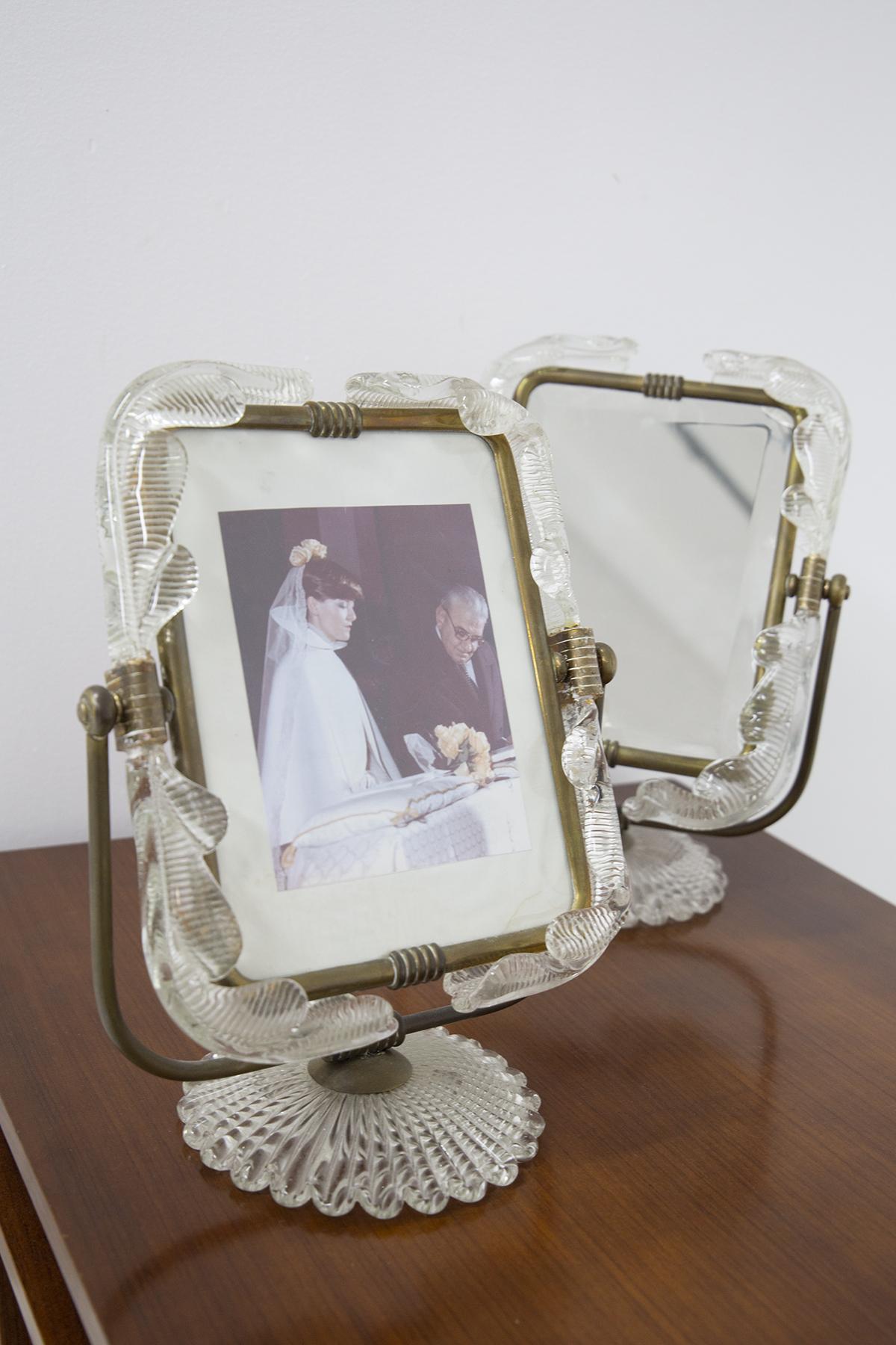 Miroir de table italien avec cadres pour photos en laiton par Barovier et Toso en vente 5