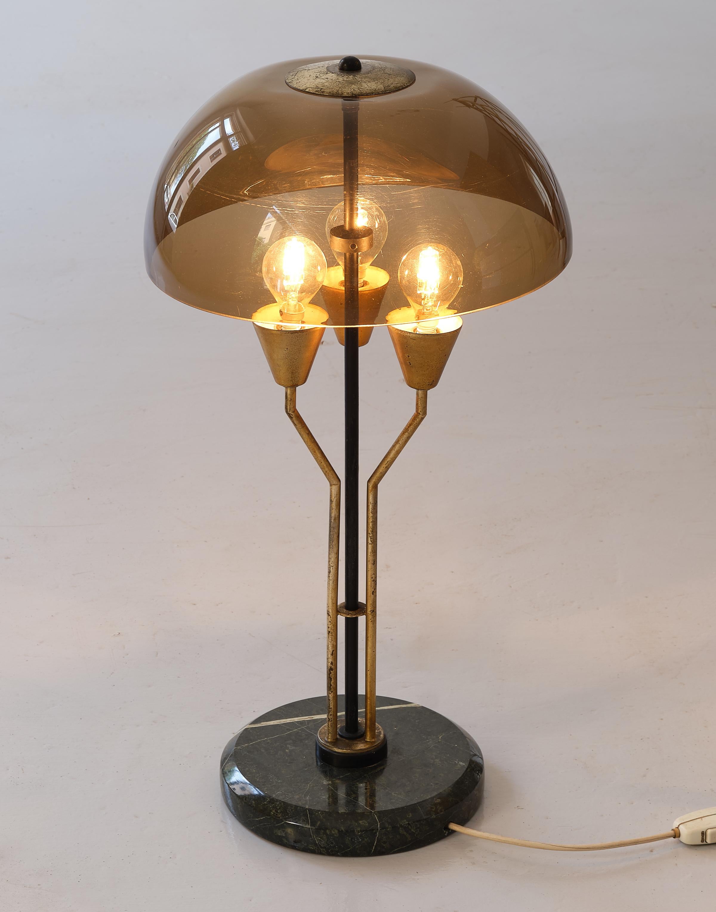Lampe de table ou de bureau italienne , marbre , laiton et perspex , années 1960 1