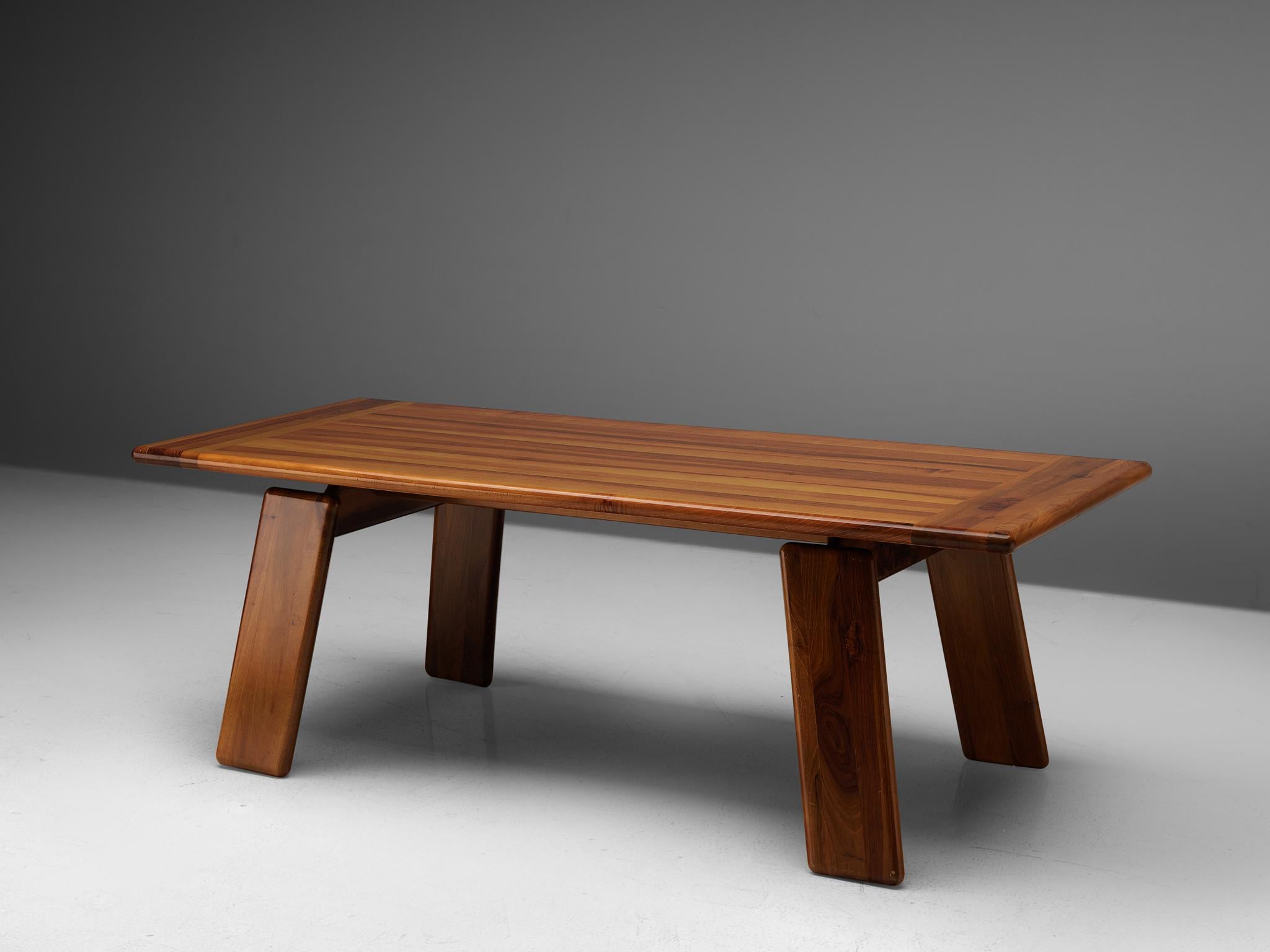 Sapporo for Mobil Girgi, dining table, walnut, Italy, 1970s.

Geometric dining table by Sapporo from the '70s. The table is made in walnut and shows magnificent lines. The tilted legs are not directly connected to the table, but connected to a
