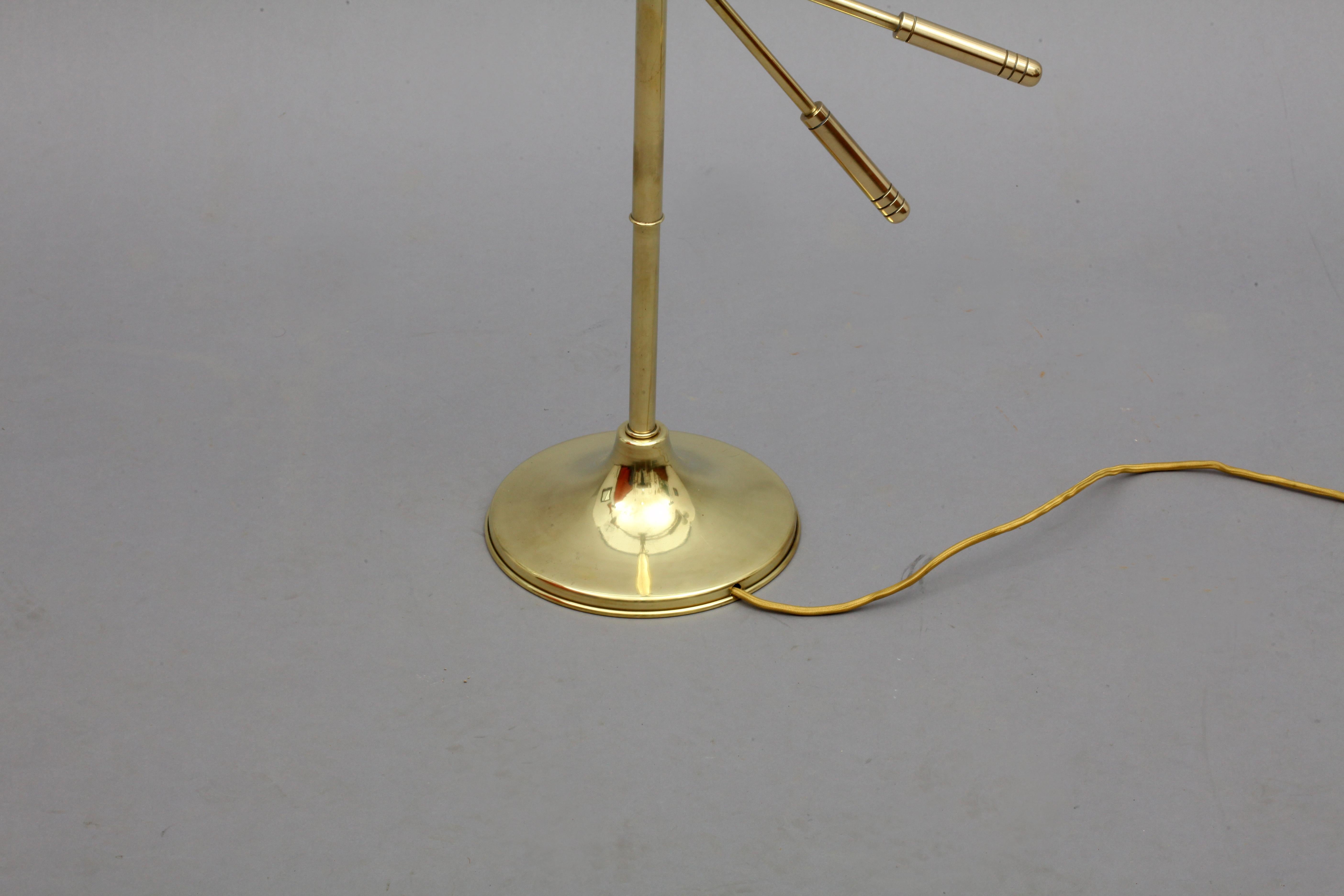 Italian Tablelamp with Two Adjustable Arms Attributed Arredoluce, 1950 In Good Condition In Vienna, Vienna