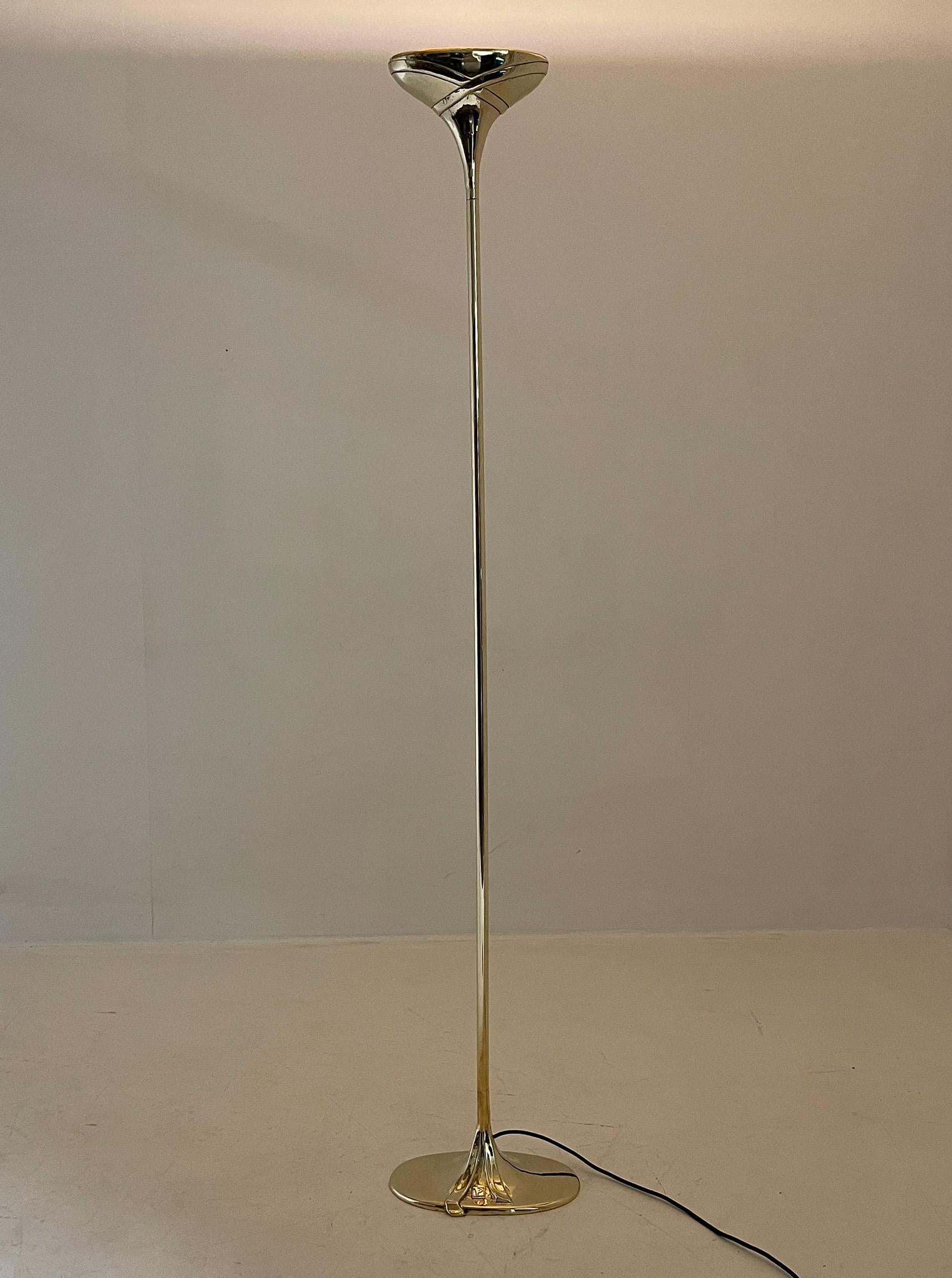 Italian Tall All Brass Torchiere Floor Lamp, Marked In Good Condition For Sale In Praha, CZ
