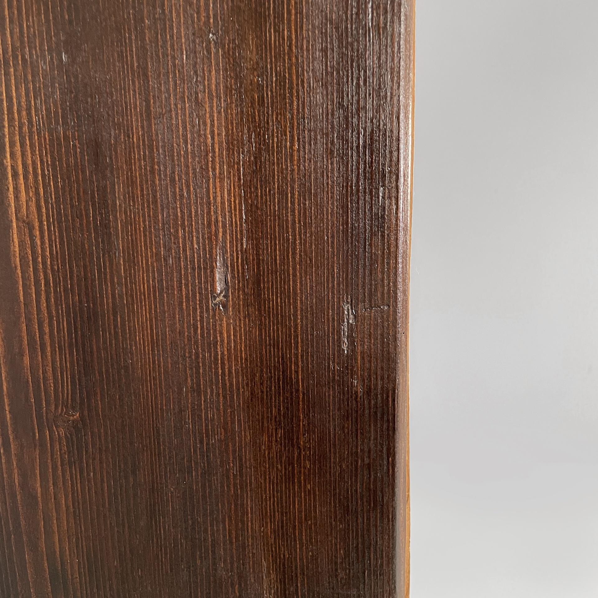 Cassettiera alta italiana in legno con maniglie in metallo, anni '30 in vendita 10