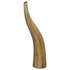 Vaso italiano alto e sinuoso dipinto a mano in pelle di serpente