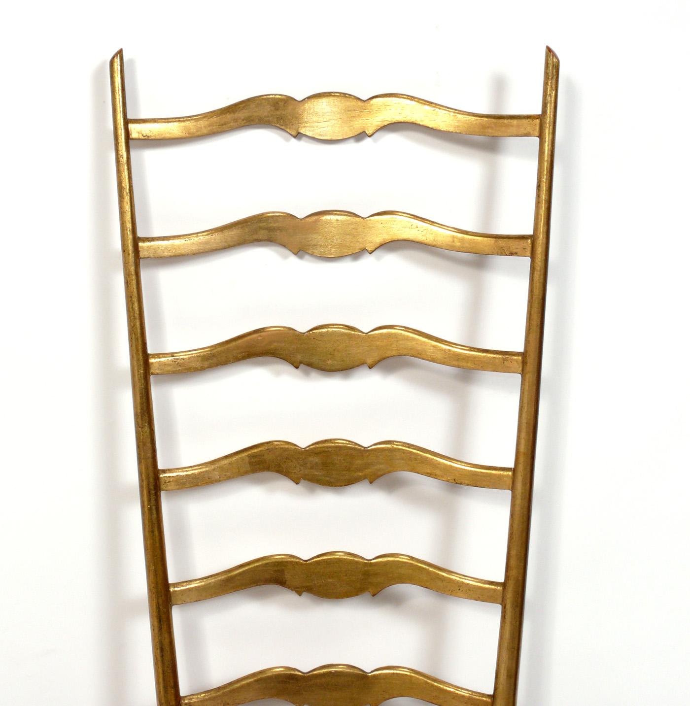 Milieu du XXe siècle Chaise italienne à dossier échelonné en vermeil dans le style de Gio Ponti Impressionnant 51