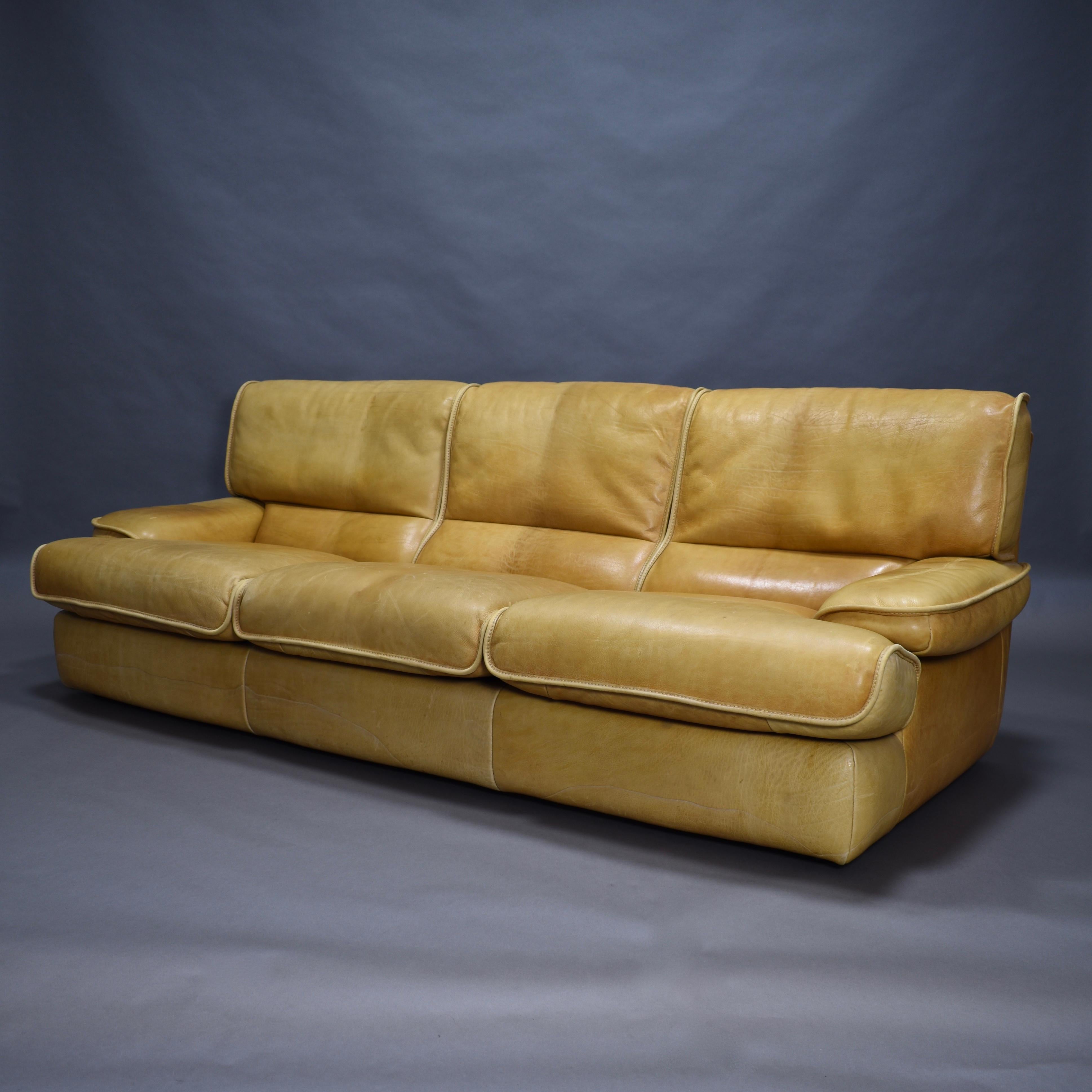Italian Tan Leather Three-Seat Sofa, circa 1970 In Good Condition In Pijnacker, Zuid-Holland