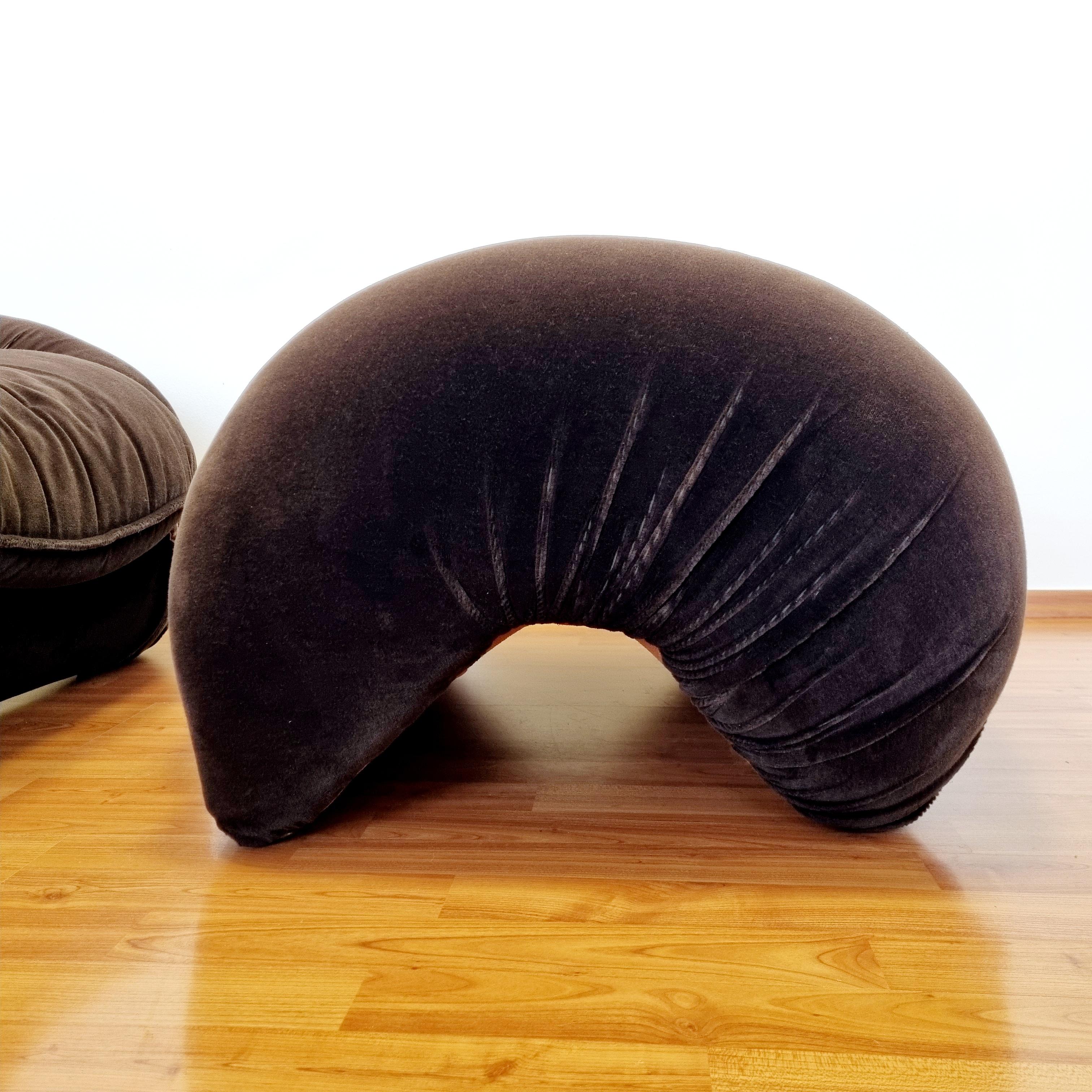 Italian Tartana Loung Chair with Ottoman Designed by Luigi Radaelli, Italy 70s For Sale 3