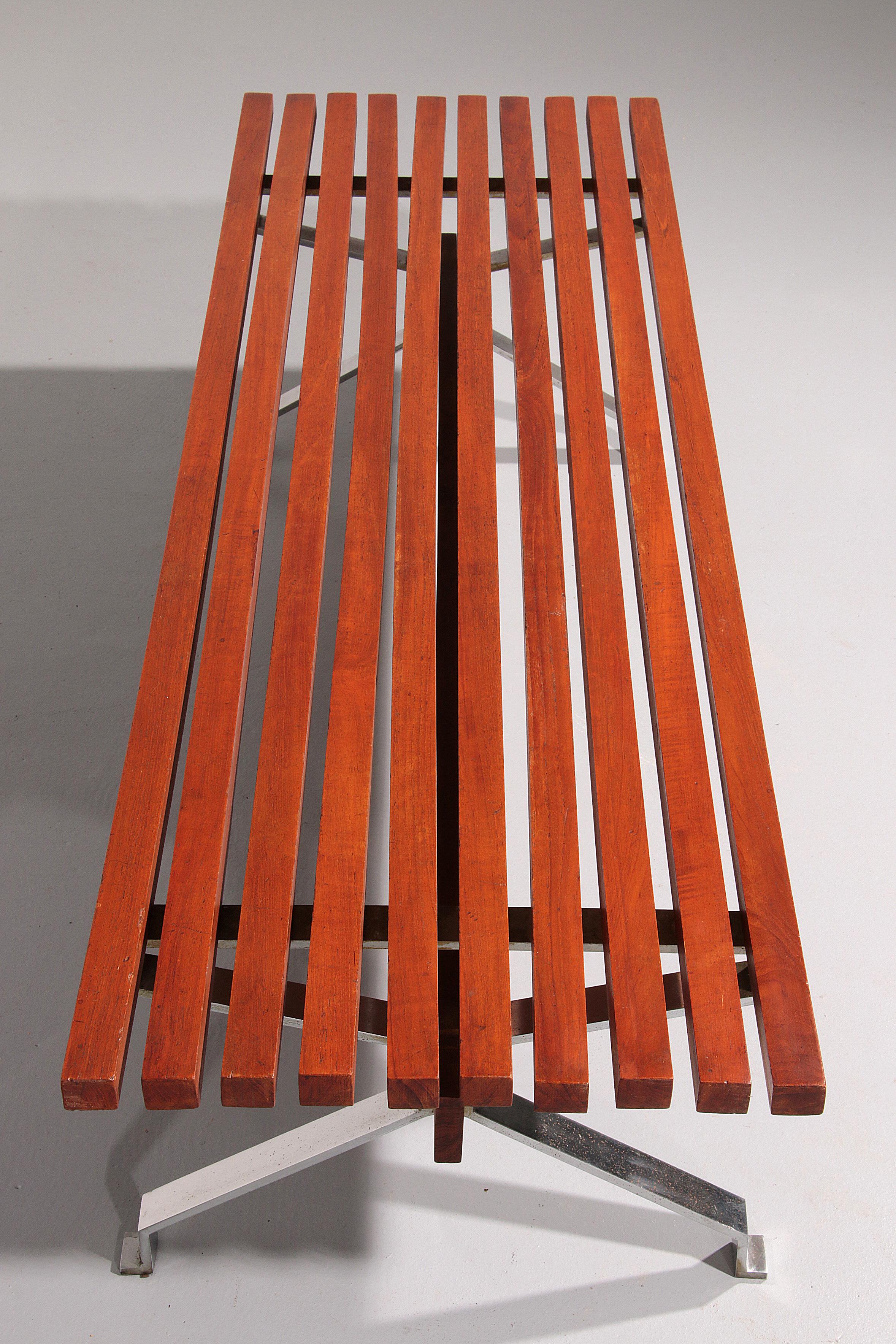 Banc italien en teck et acier Elegance des années 1960 en vente 3