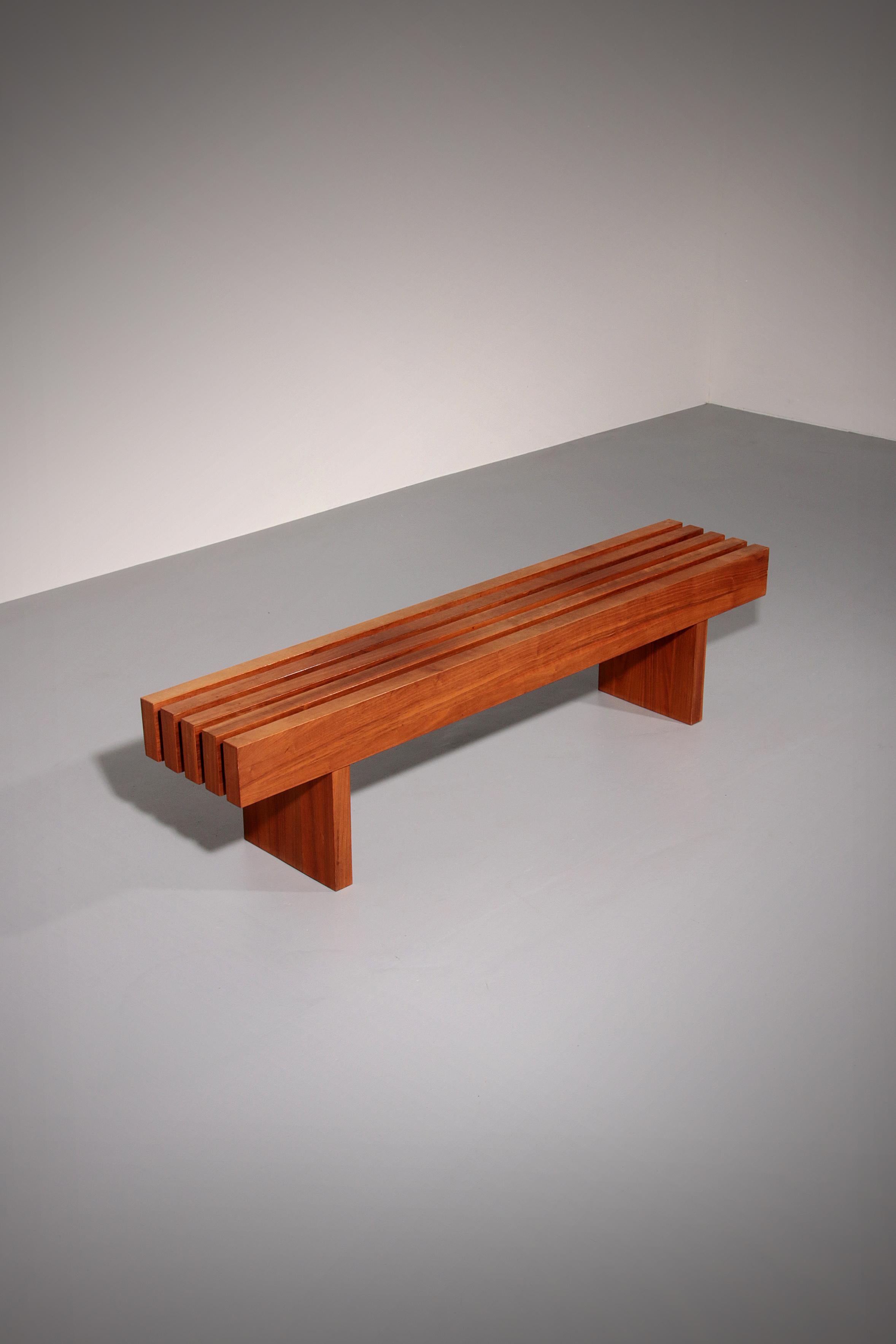 This beautiful Italian teak bench from the 1970s brings warm mid-century character into any space. Crafted in Italy with the clean, refined lines typical of the era, it has a natural presence that instantly elevates an entryway, dining area or