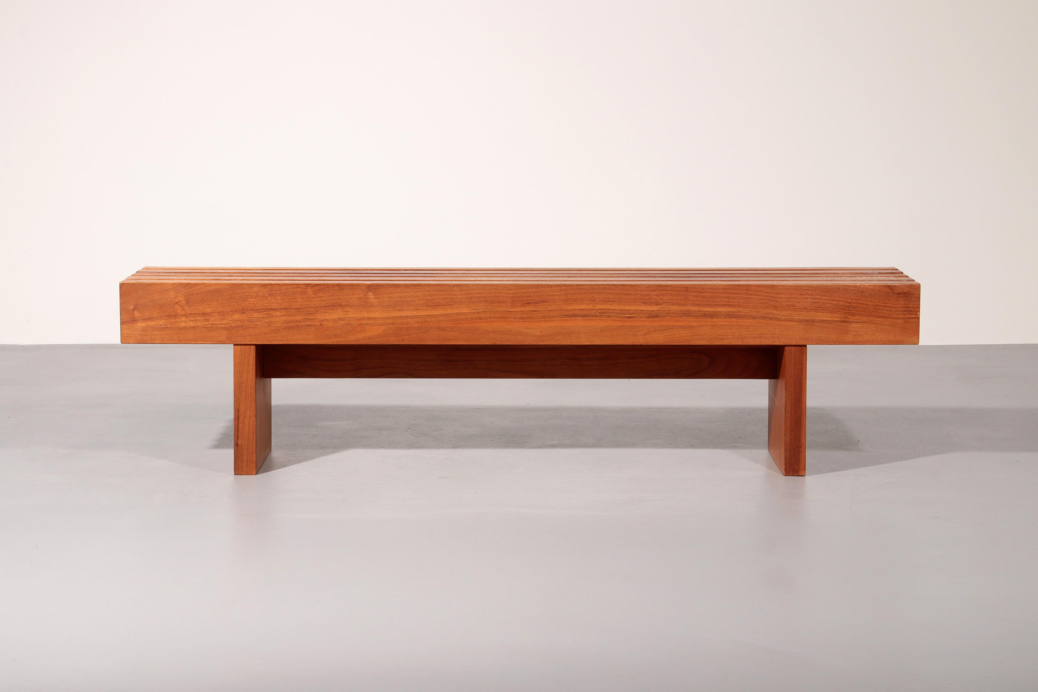 Italian Teak Bench from the 1970s – 180 cm Mid-Century Elegance Francés en venta