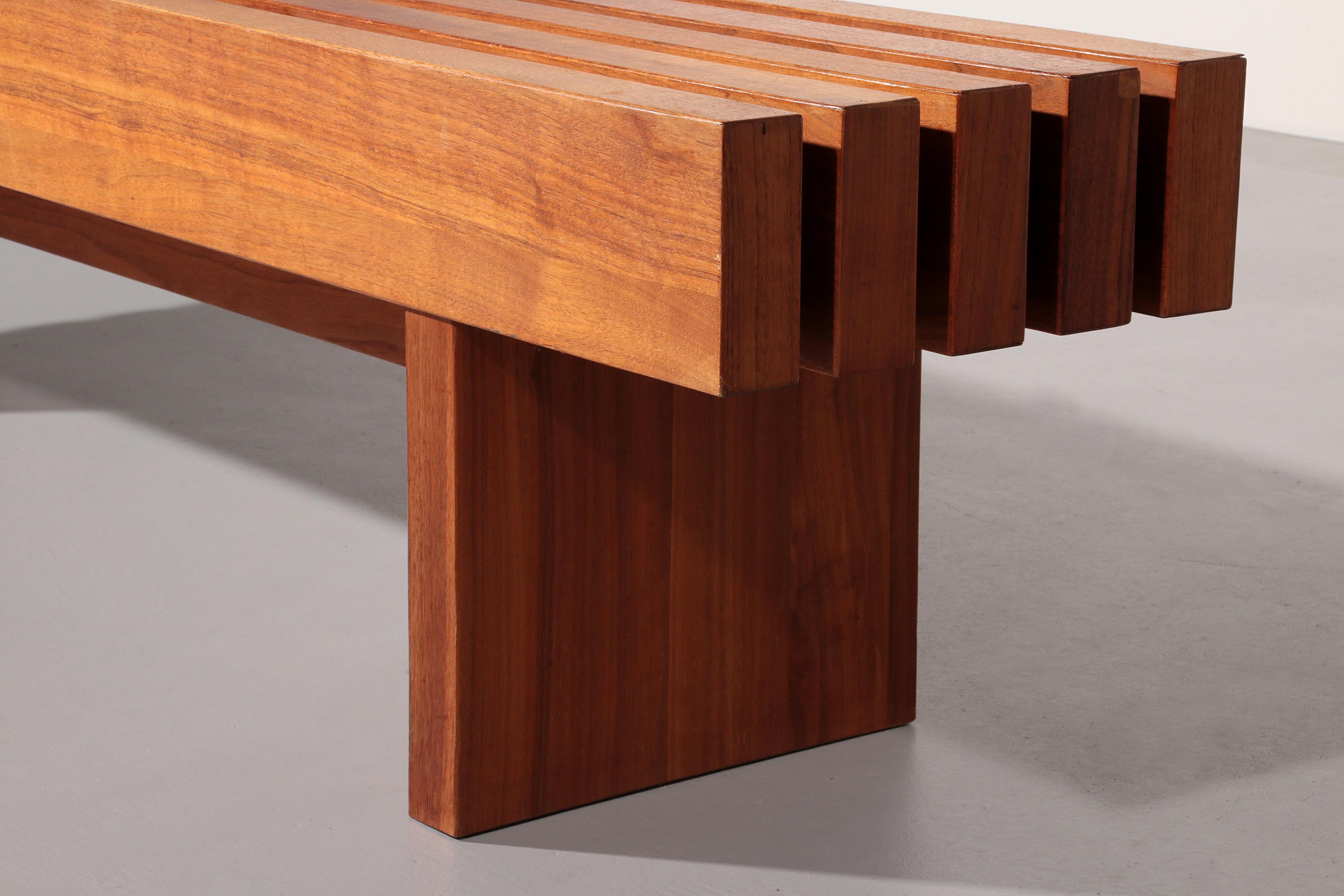 Italian Teak Bench from the 1970s – 180 cm Mid-Century Elegance finales del siglo XX en venta