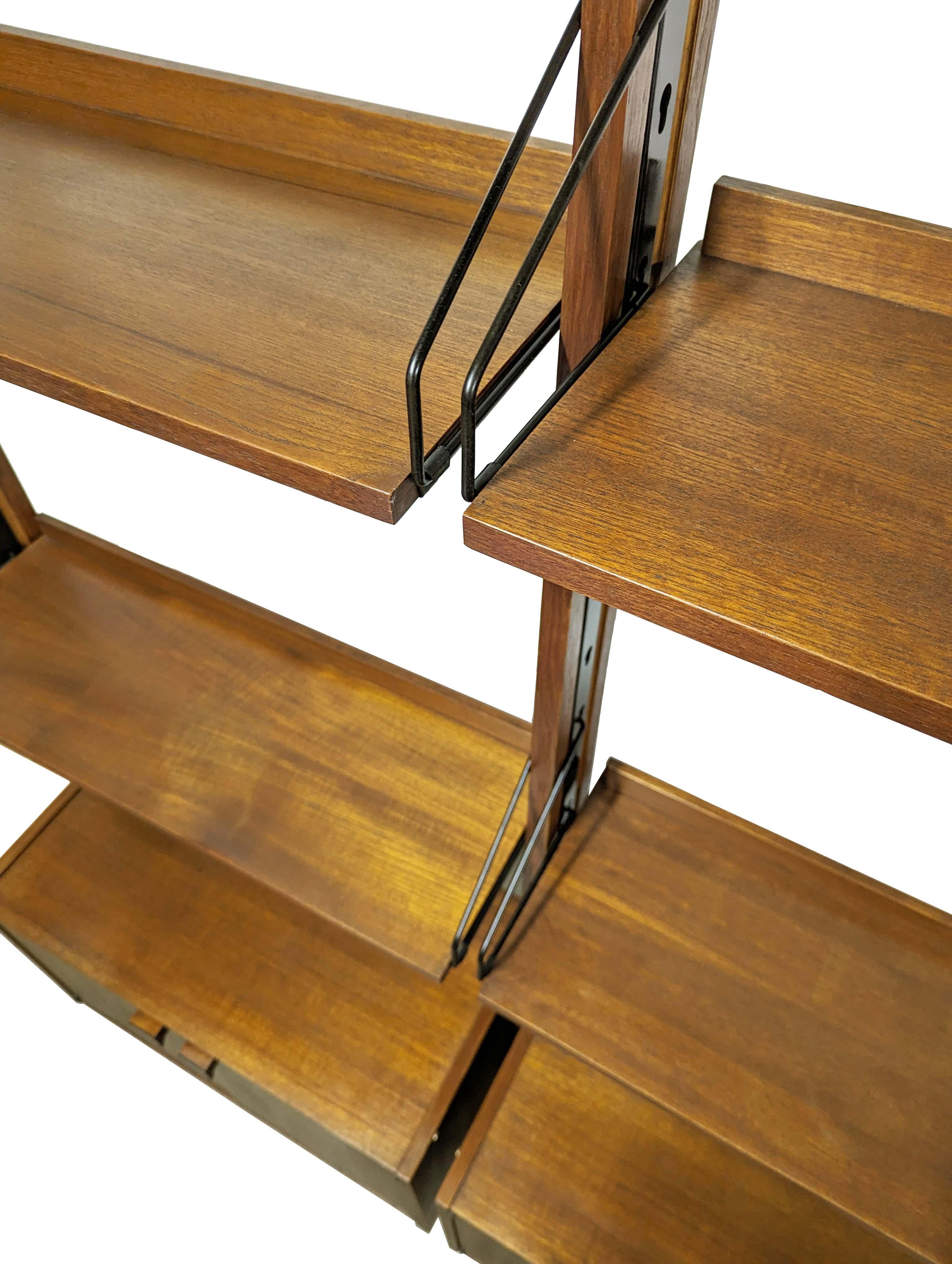 Italienisches Teakholz, schwarzes Metall und Messing Midcentury Bücherregale Raumtrenner im Angebot 8