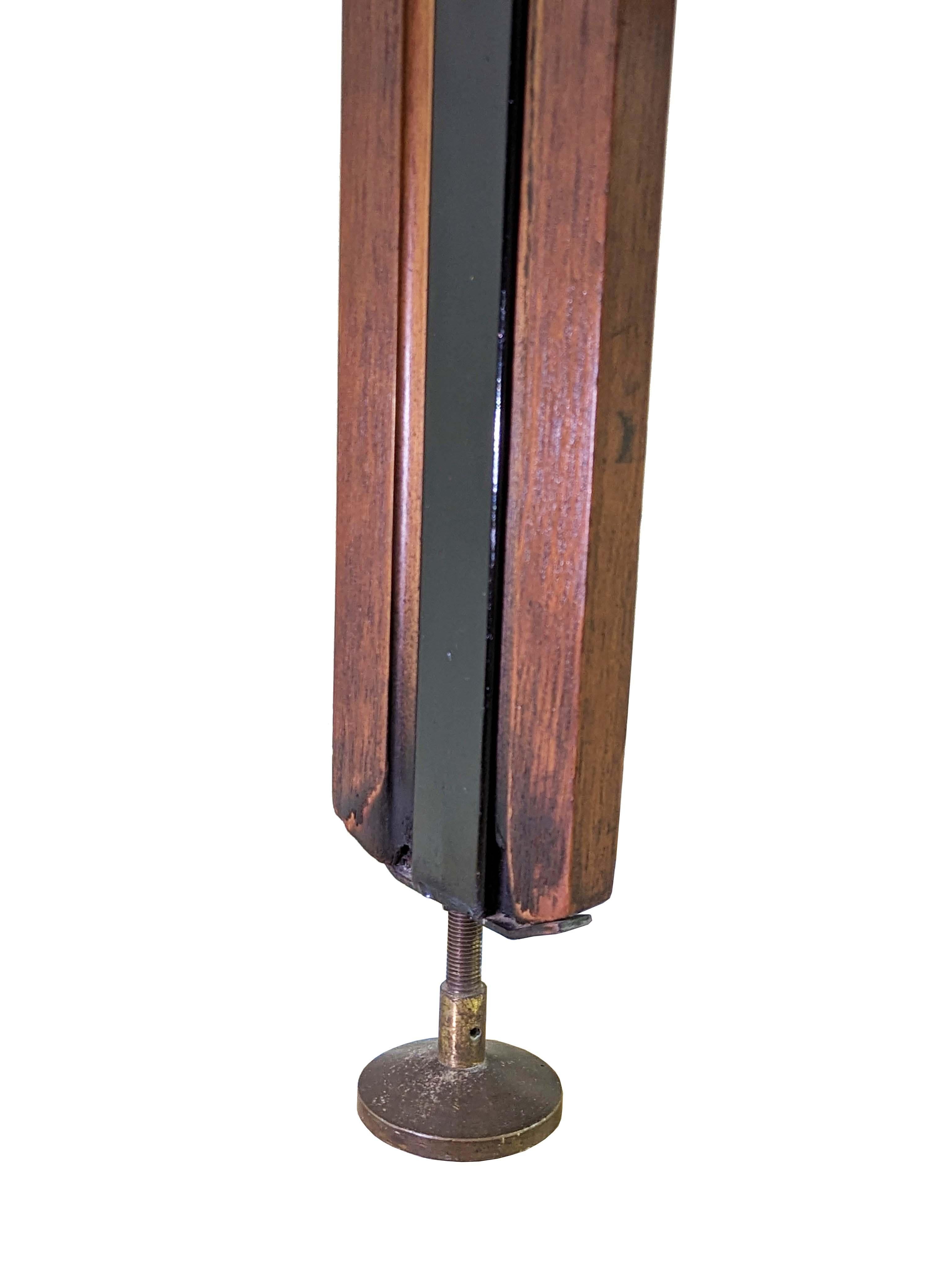 Italienisches Teakholz, schwarzes Metall und Messing Midcentury Bücherregale Raumtrenner im Angebot 1