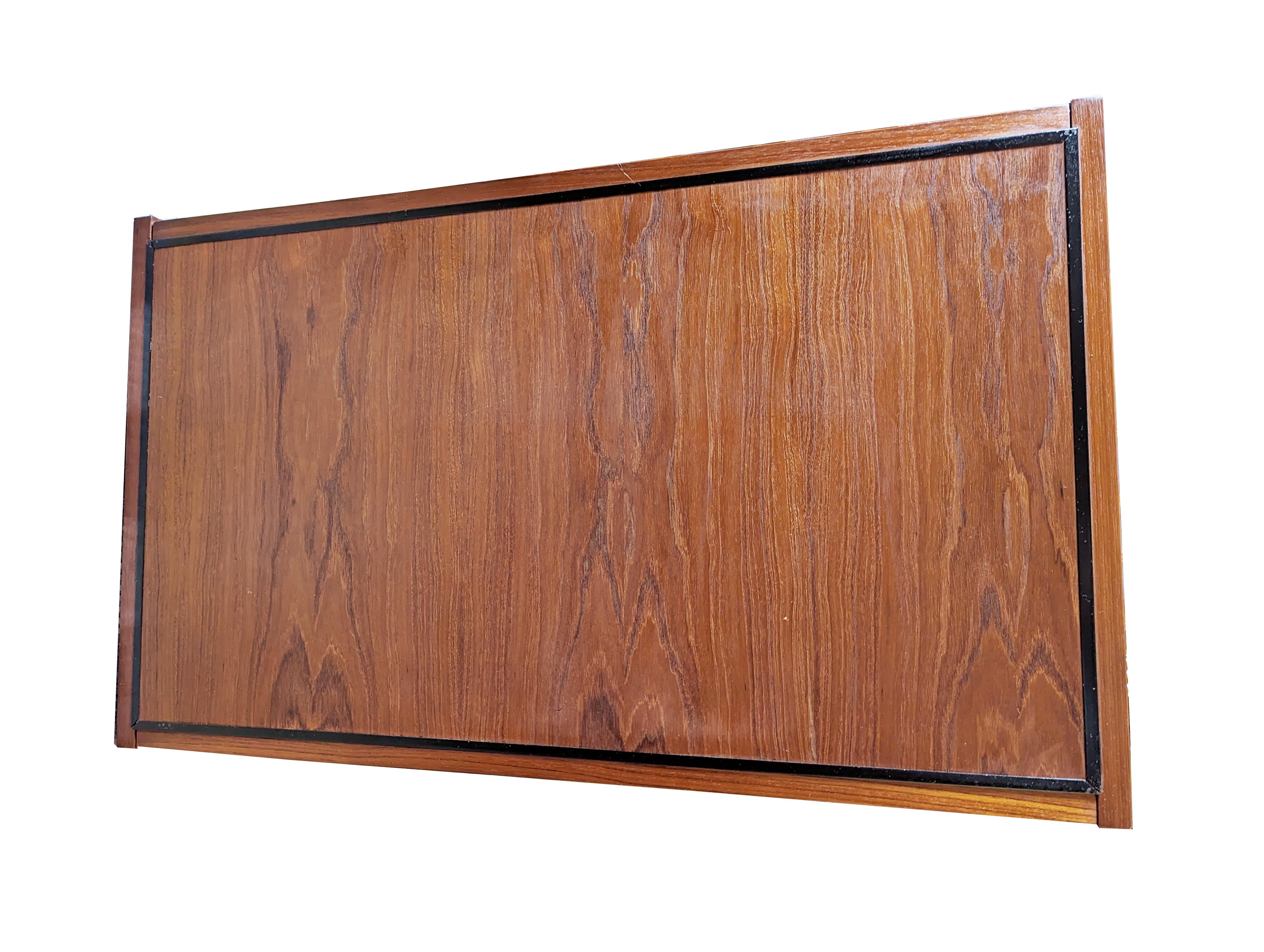 Italienisches Teakholz, schwarzes Metall und Messing Midcentury Bücherregale Raumtrenner im Angebot 3