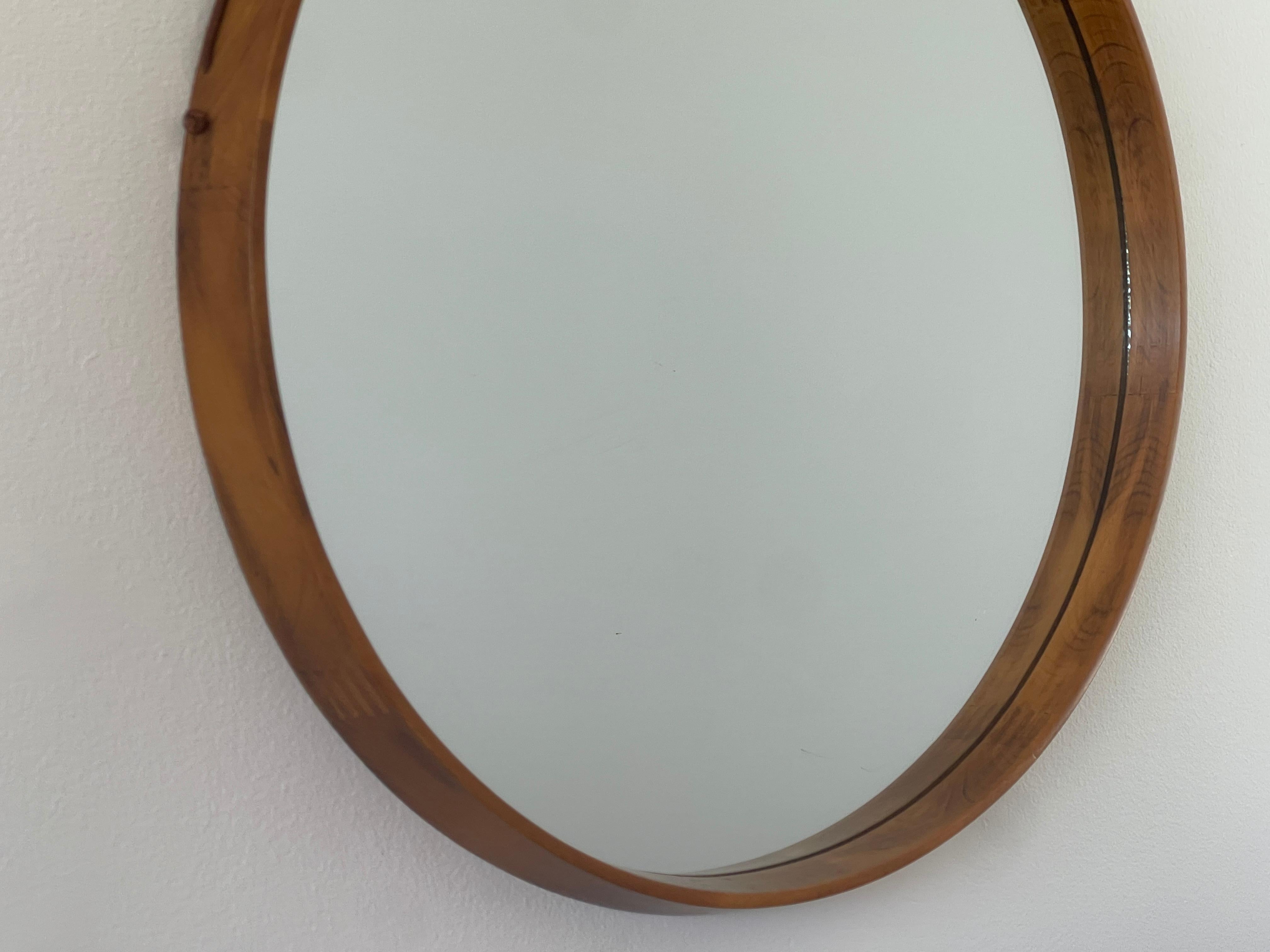 Milieu du XXe siècle Miroir italien en teck en vente